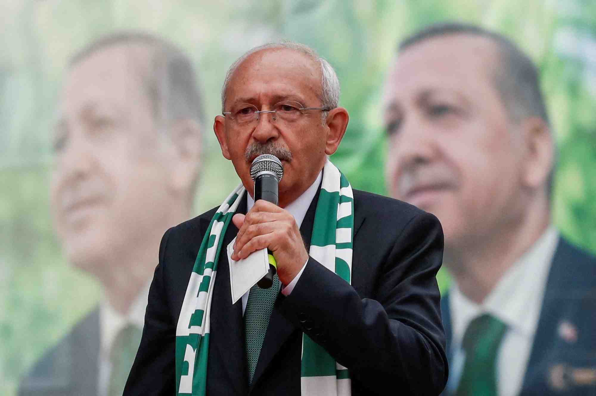 Le candidat a la presidentielle kemal kilicdaroglu organise un rassemblement avant les elections a bursa