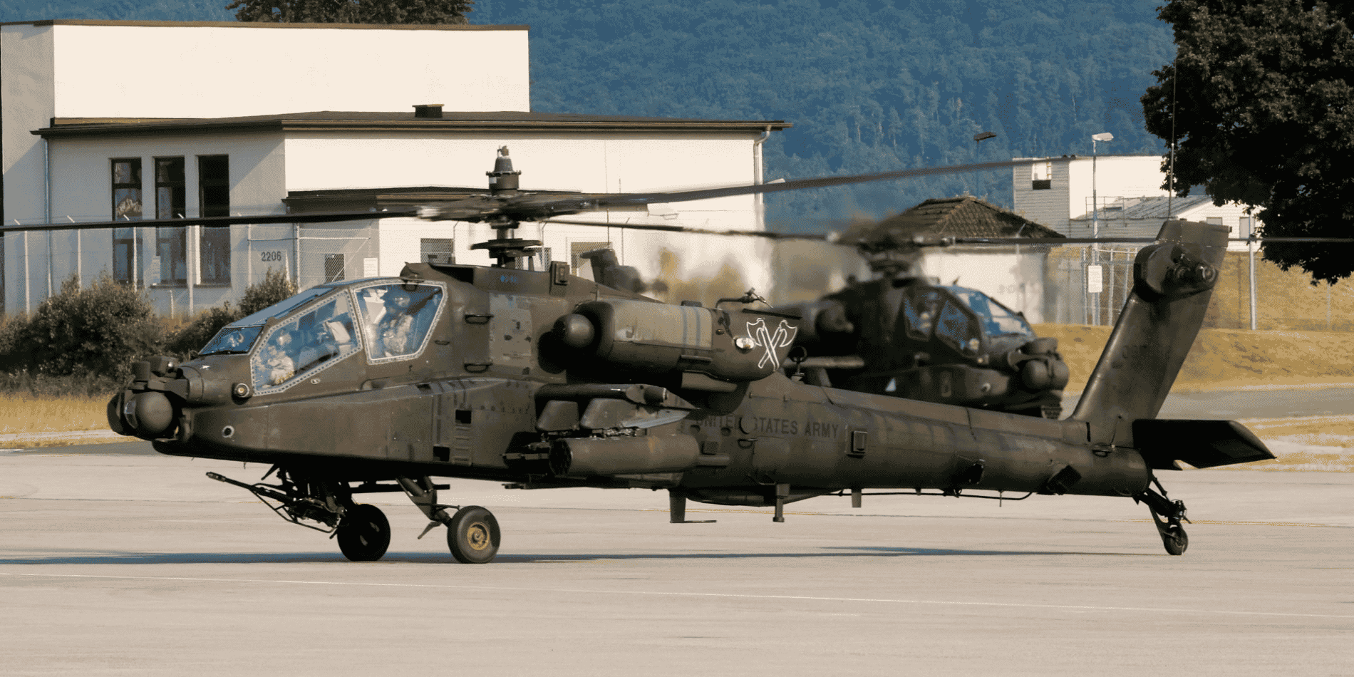 La Pologne s’est engagée depuis l’invasion russe en Ukraine dans un réarmement massif. Le pays a signé ces derniers mois de nombreux contrats de grosses acquisitions, comme fin août avec les États-Unis pour des hélicoptères d'attaque Apache.