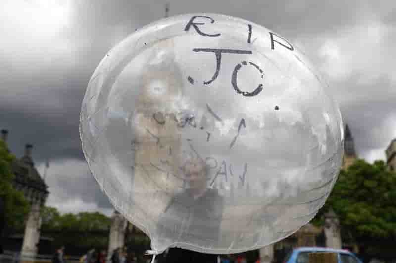 Jo cox a ete tuee en raison de ses opinions politiques, dit son mari