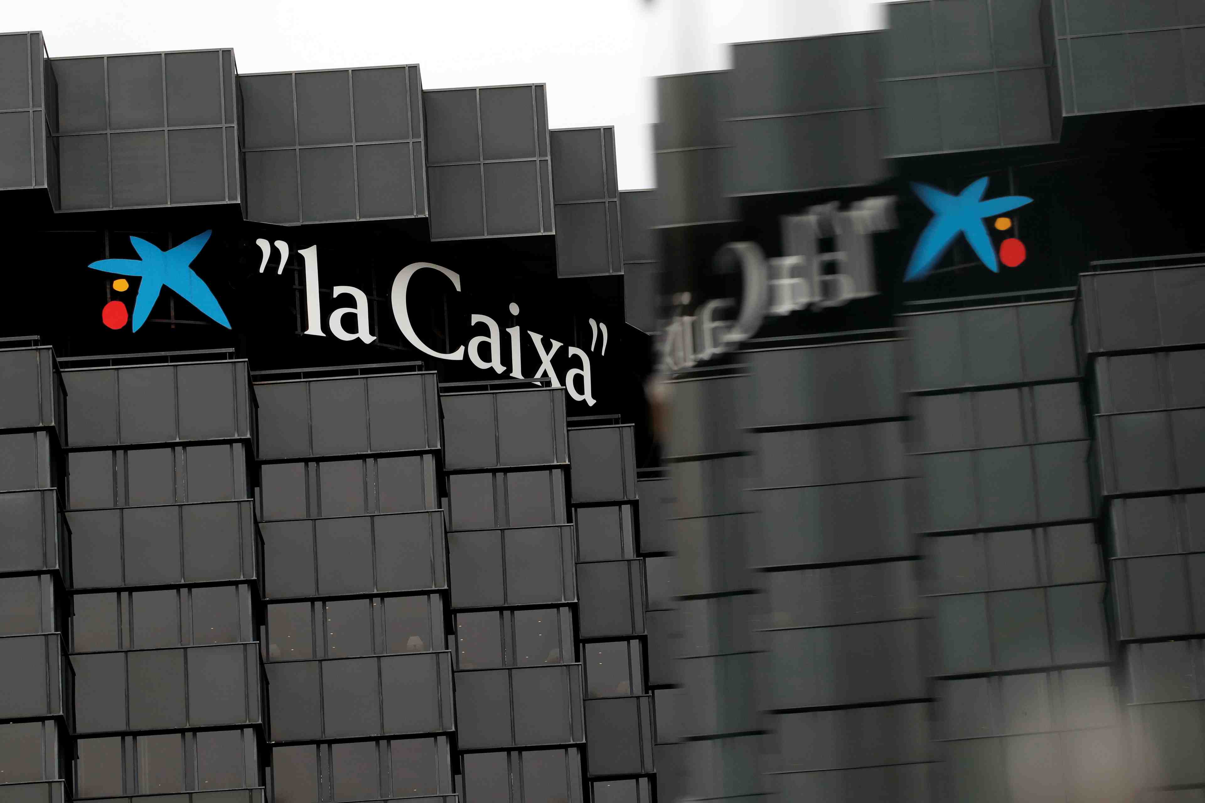 Caixabank: resultat net en hausse au t4, grace a des exceptionnels, amelioration sur les credits