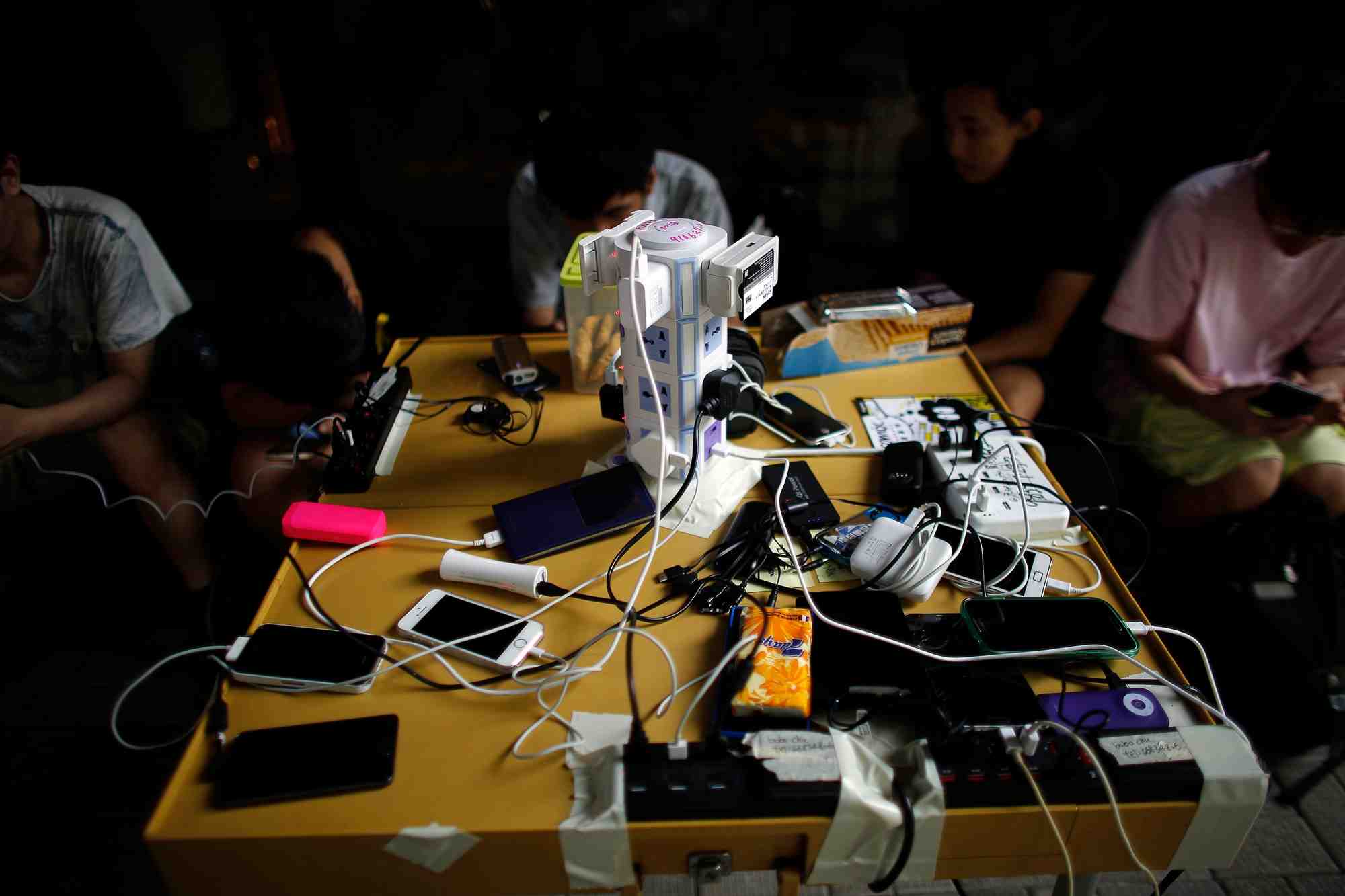 Vers un accord de l'union europeenne sur un chargeur universel, selon des sources