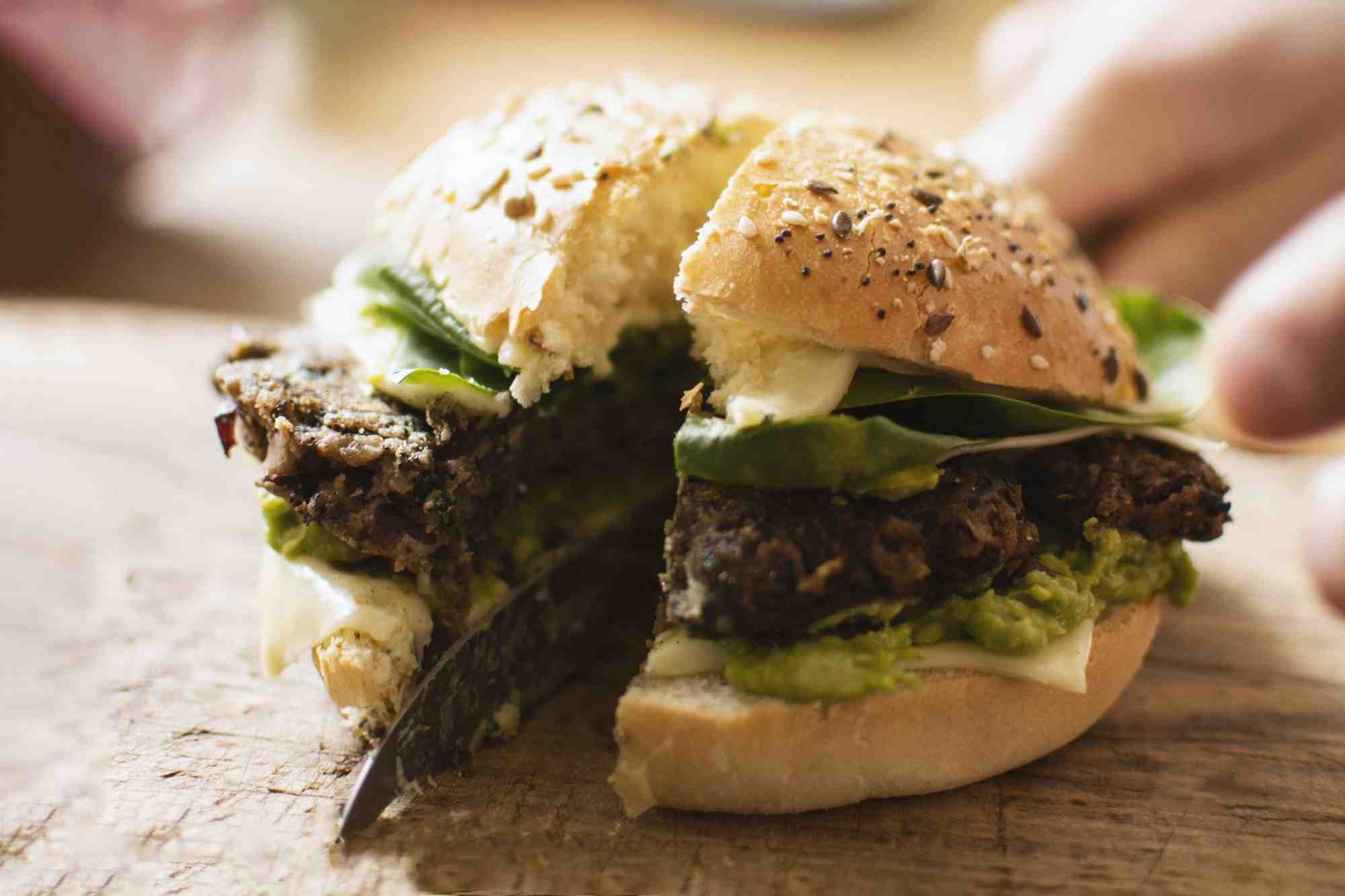 Edonia propose de remplacer la viande hachée par un ingrédient végétal plus nutritif dans les préparations culinaires.