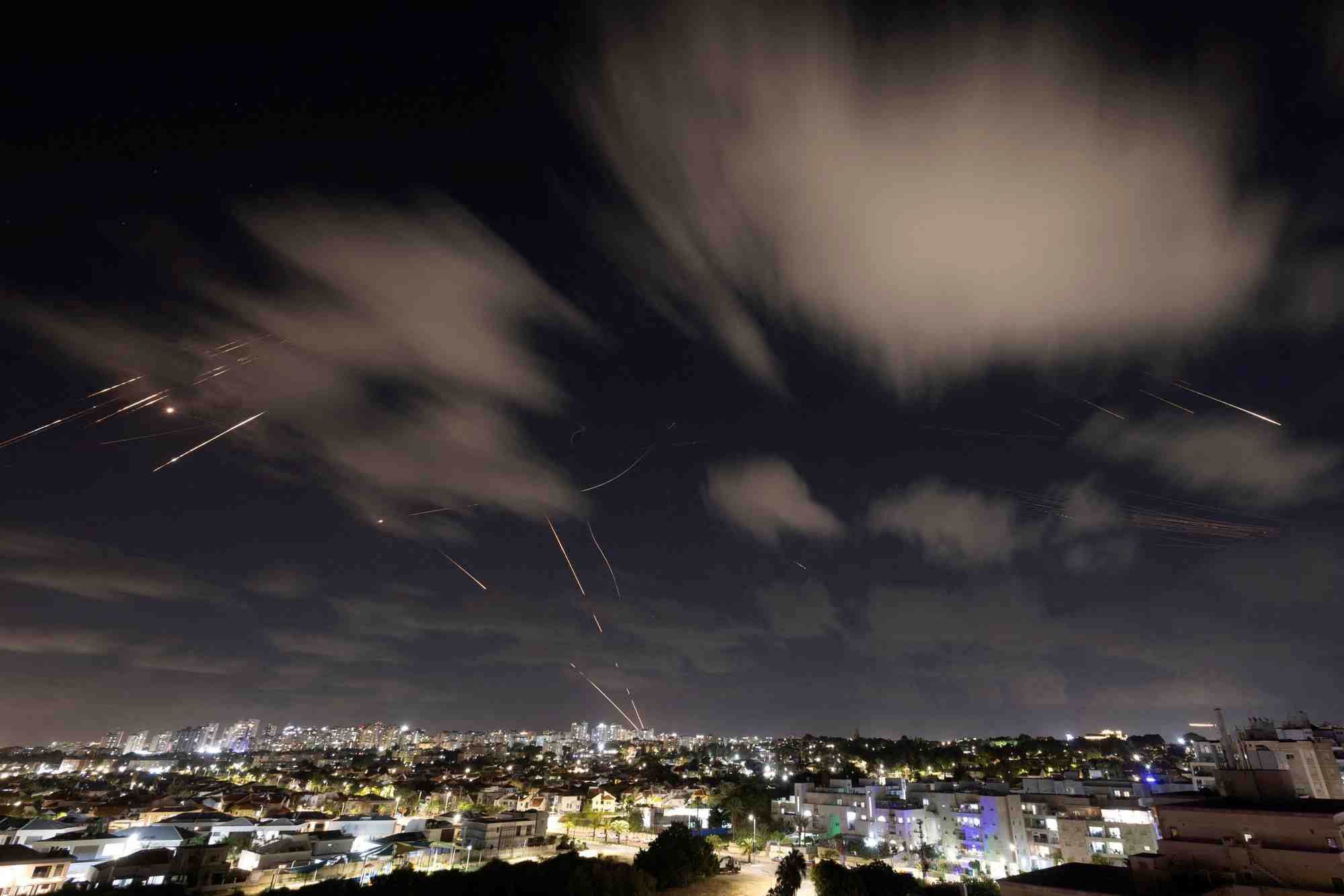 Le « dome de fer » israelien intercepte des missiles tires par l'iran