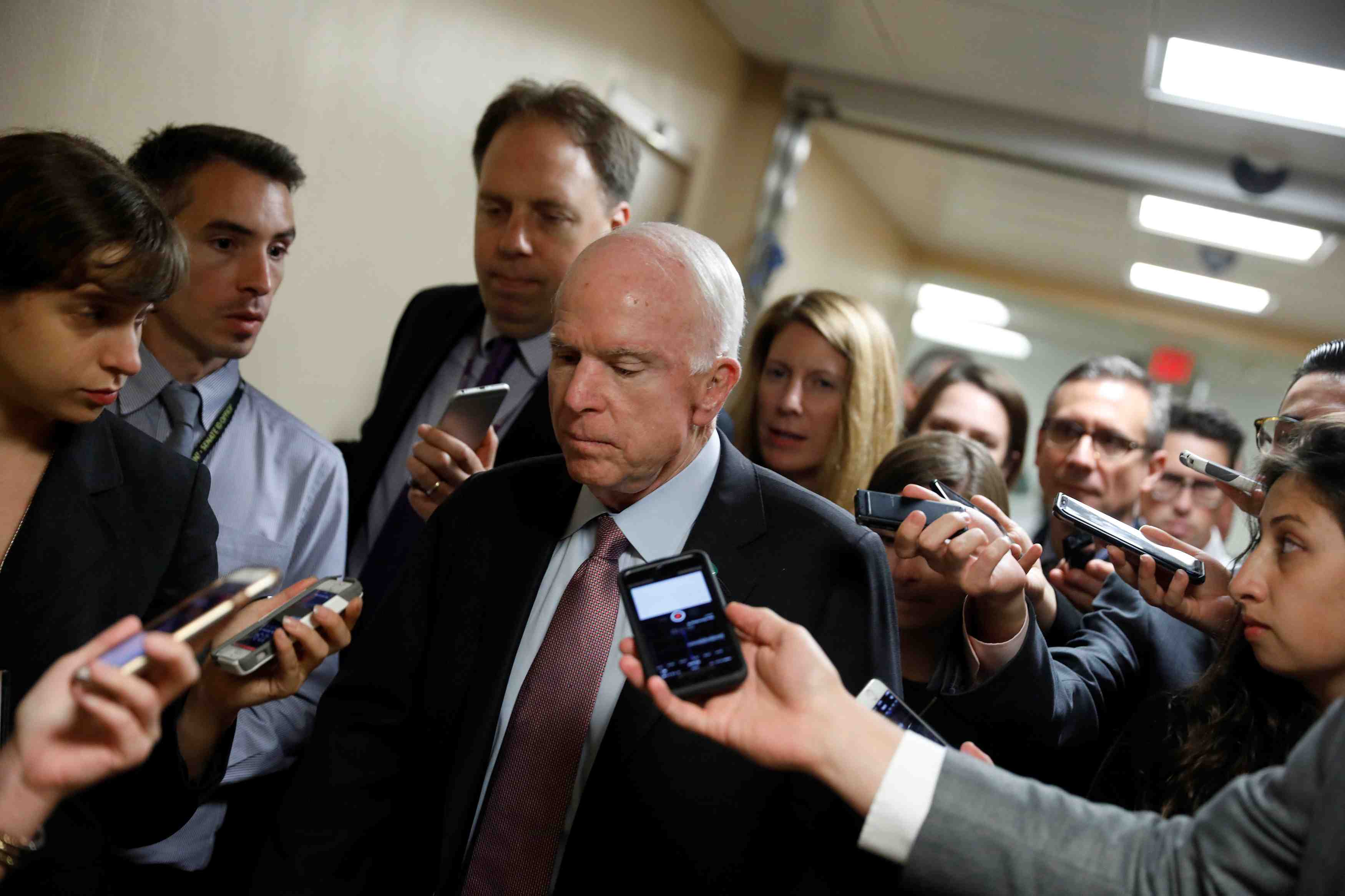 Mccain votera contre l'abrogation de l'obamacare