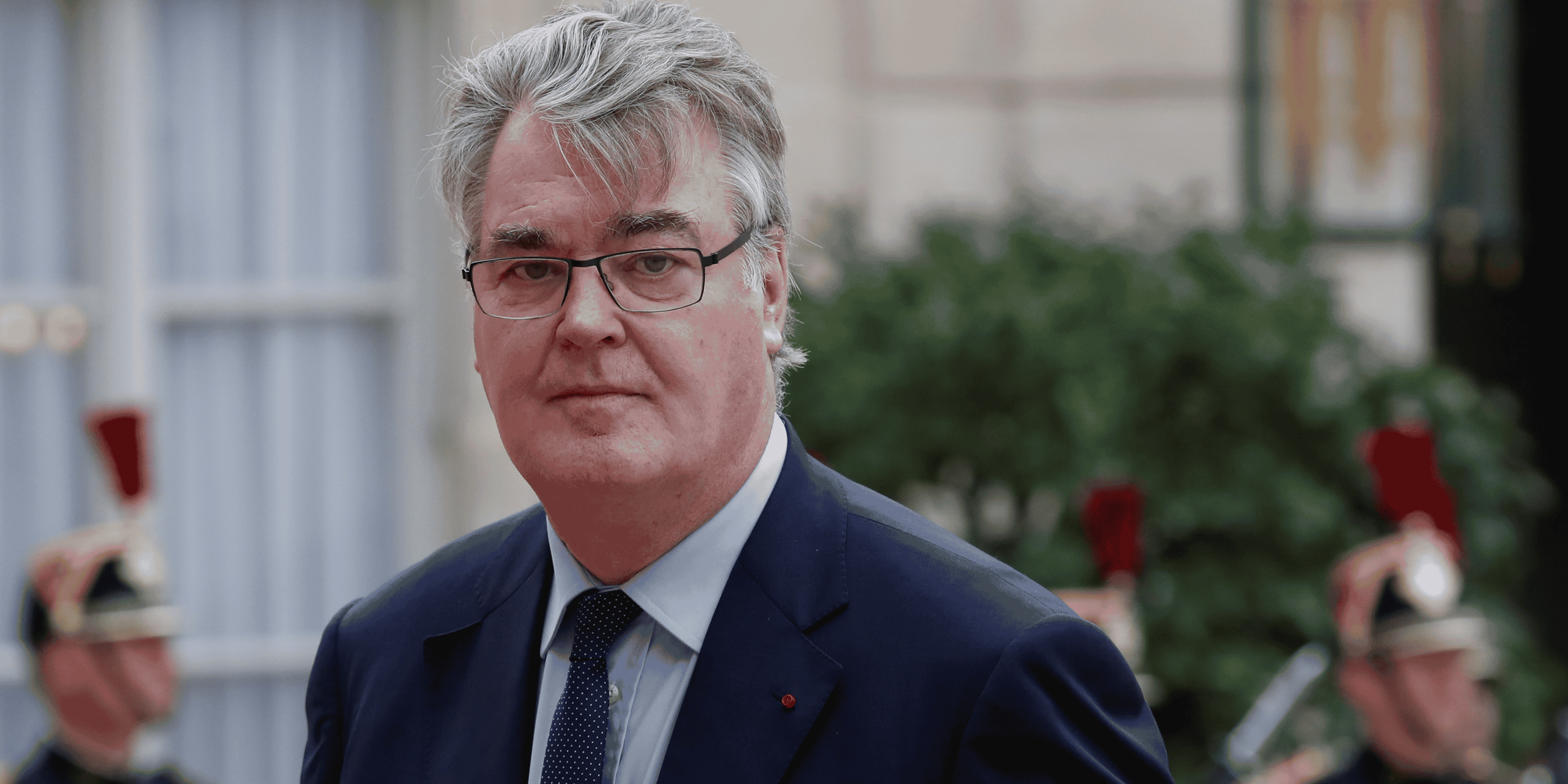 Delevoye pret a demissionner si l'age de depart a la retraite est decale