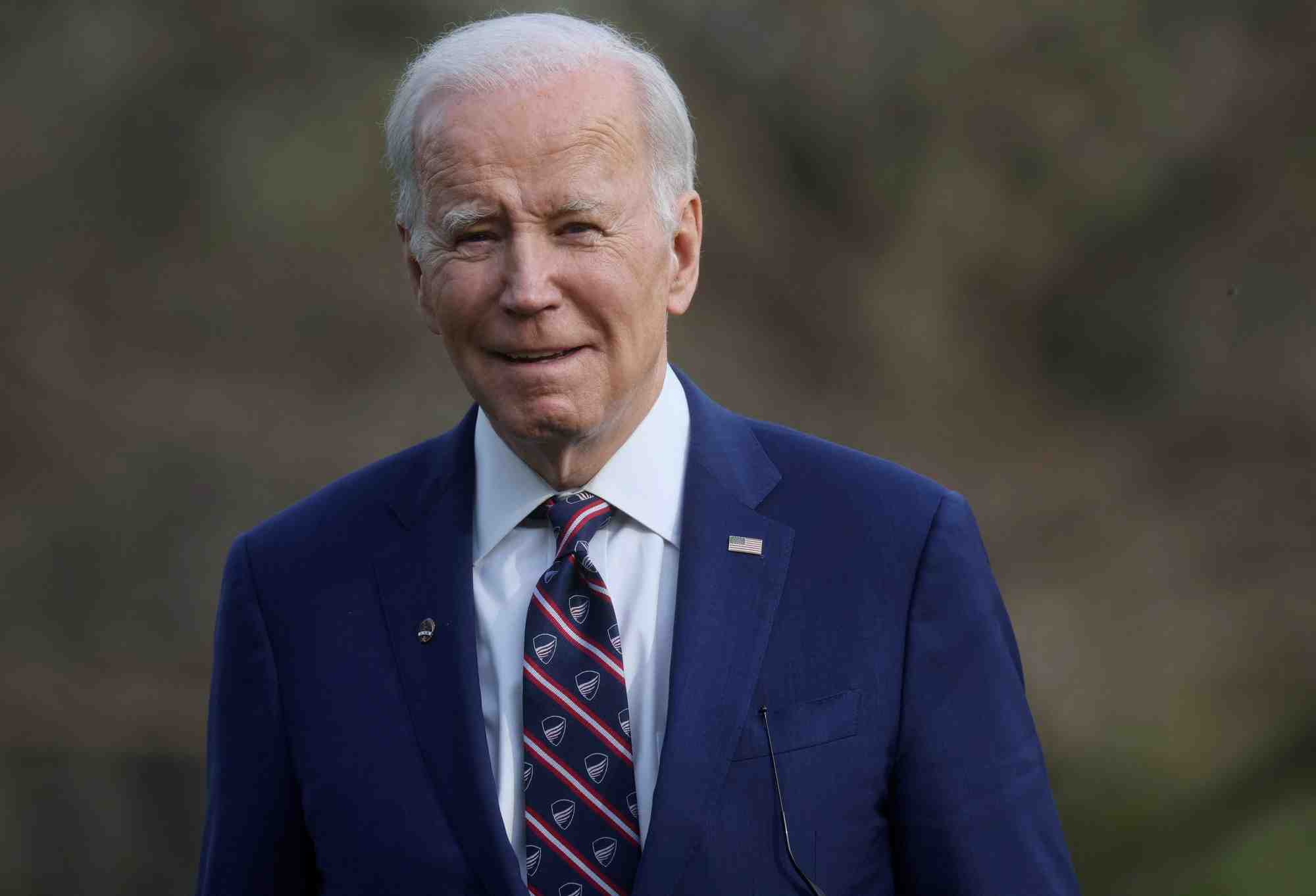Le president americain joe biden a la maison blanche
