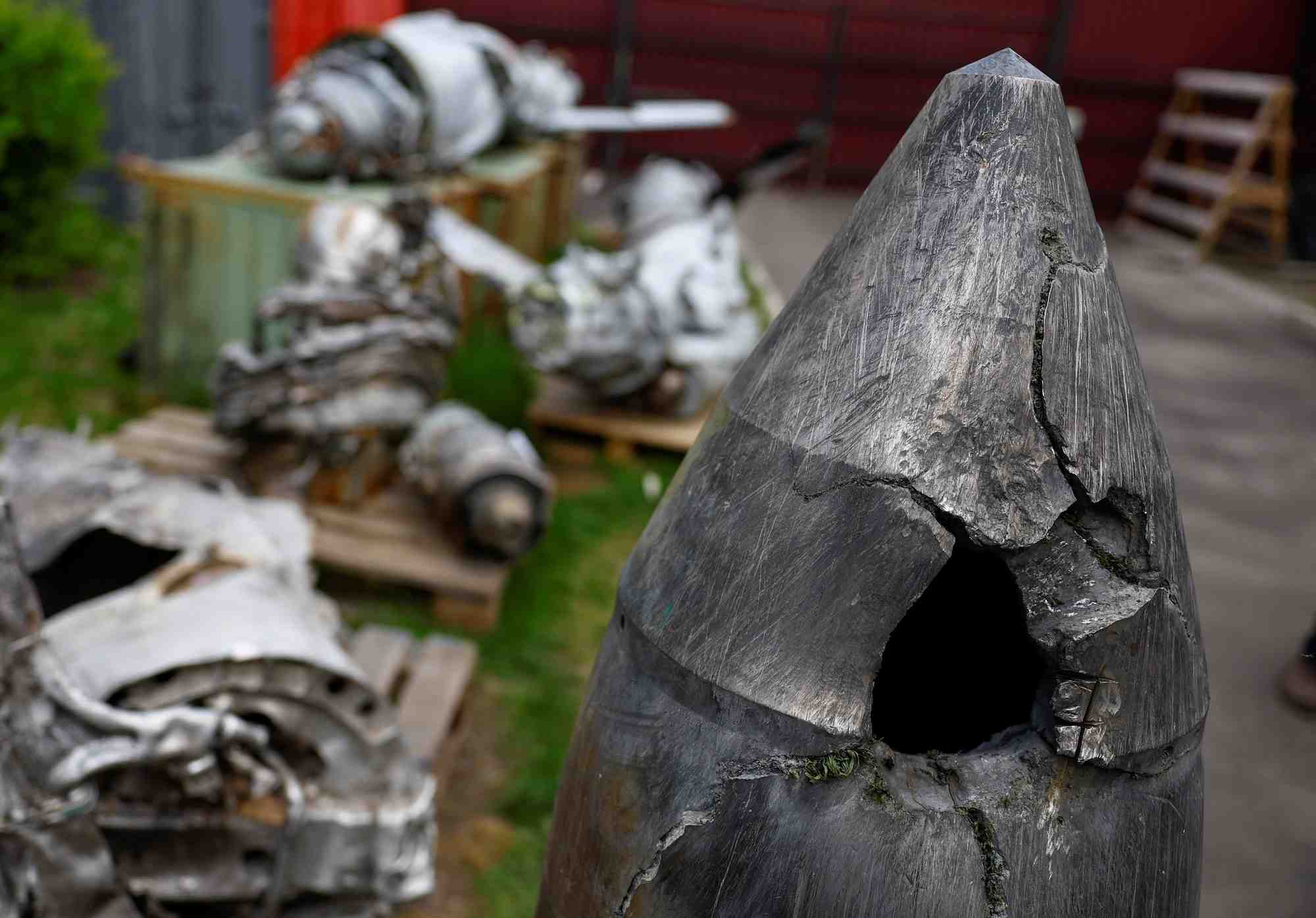 Une ogive de missile hypersonique russe kh-47 kinzhal a kyiv