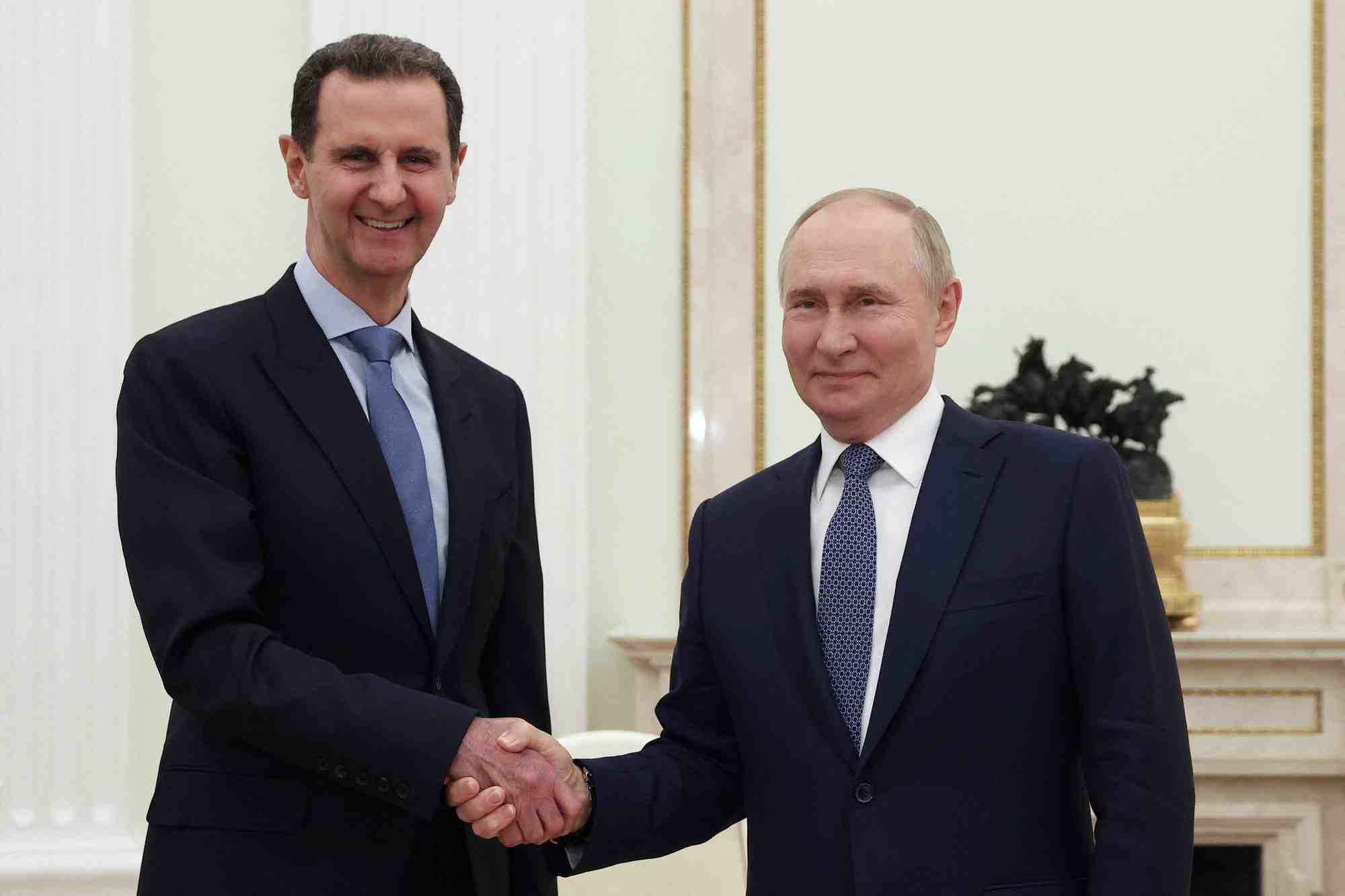 Le president russe vladimir poutine assiste a une reunion avec le president syrien bachar al-assad au kremlin