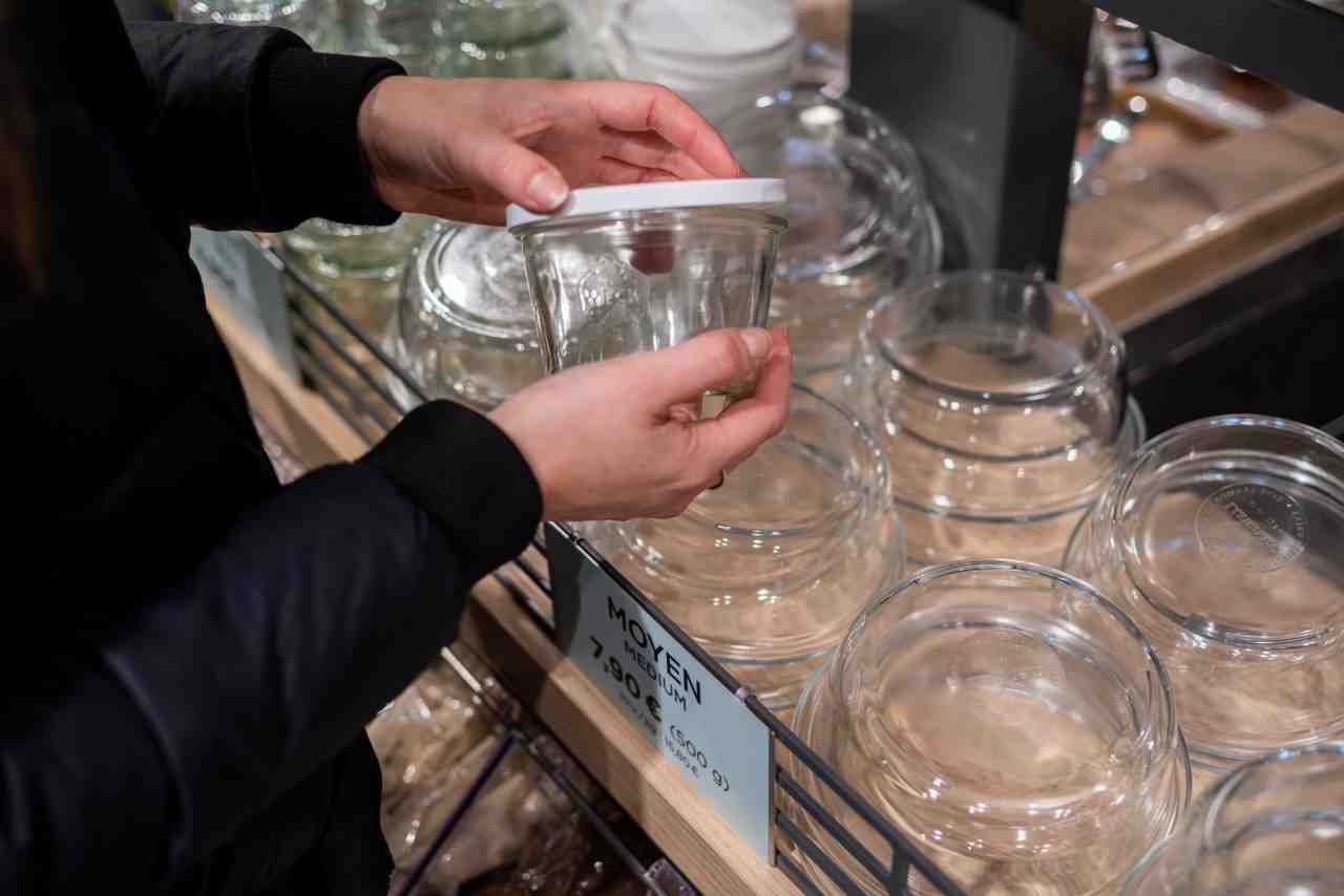 Pour développer cette nouvelle offre, Franprix a conclu partenariat avec une startup spécialiste de la réutilisation de contenants alimentaires, SolZero.