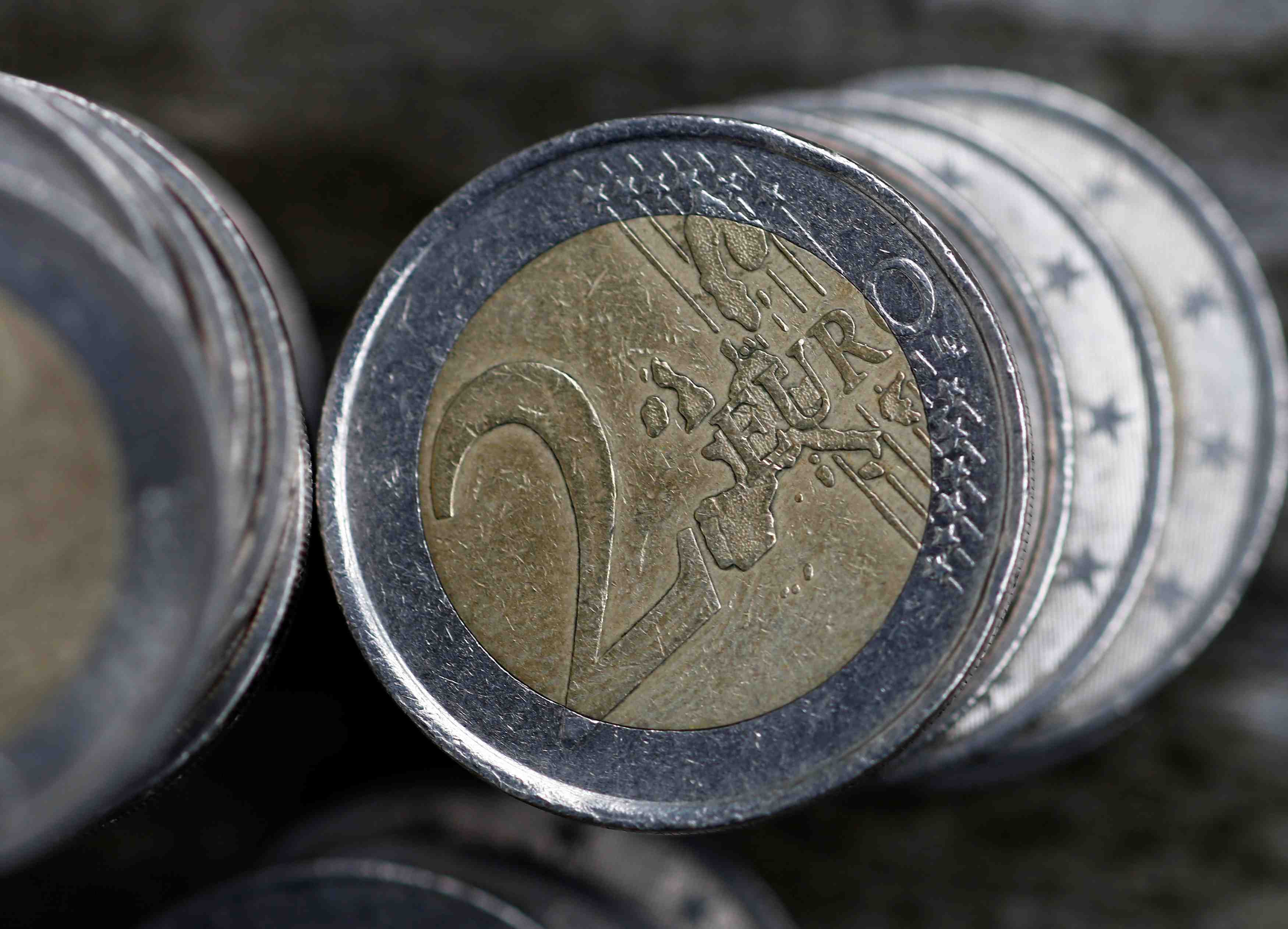 L'ue lance des pistes pour renforcer le role de l'euro