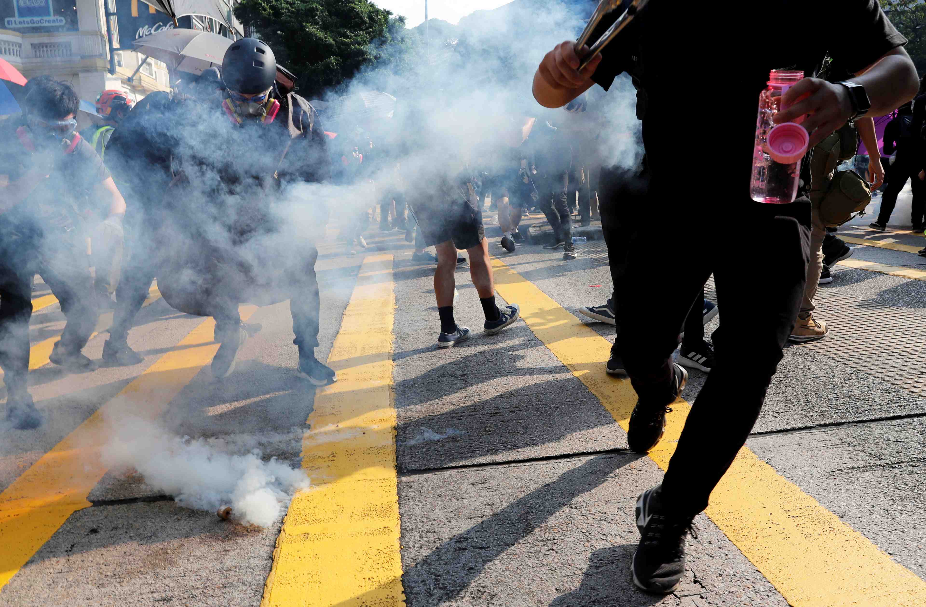 Heurts entre forces de l'ordre et manifestants a hong kong