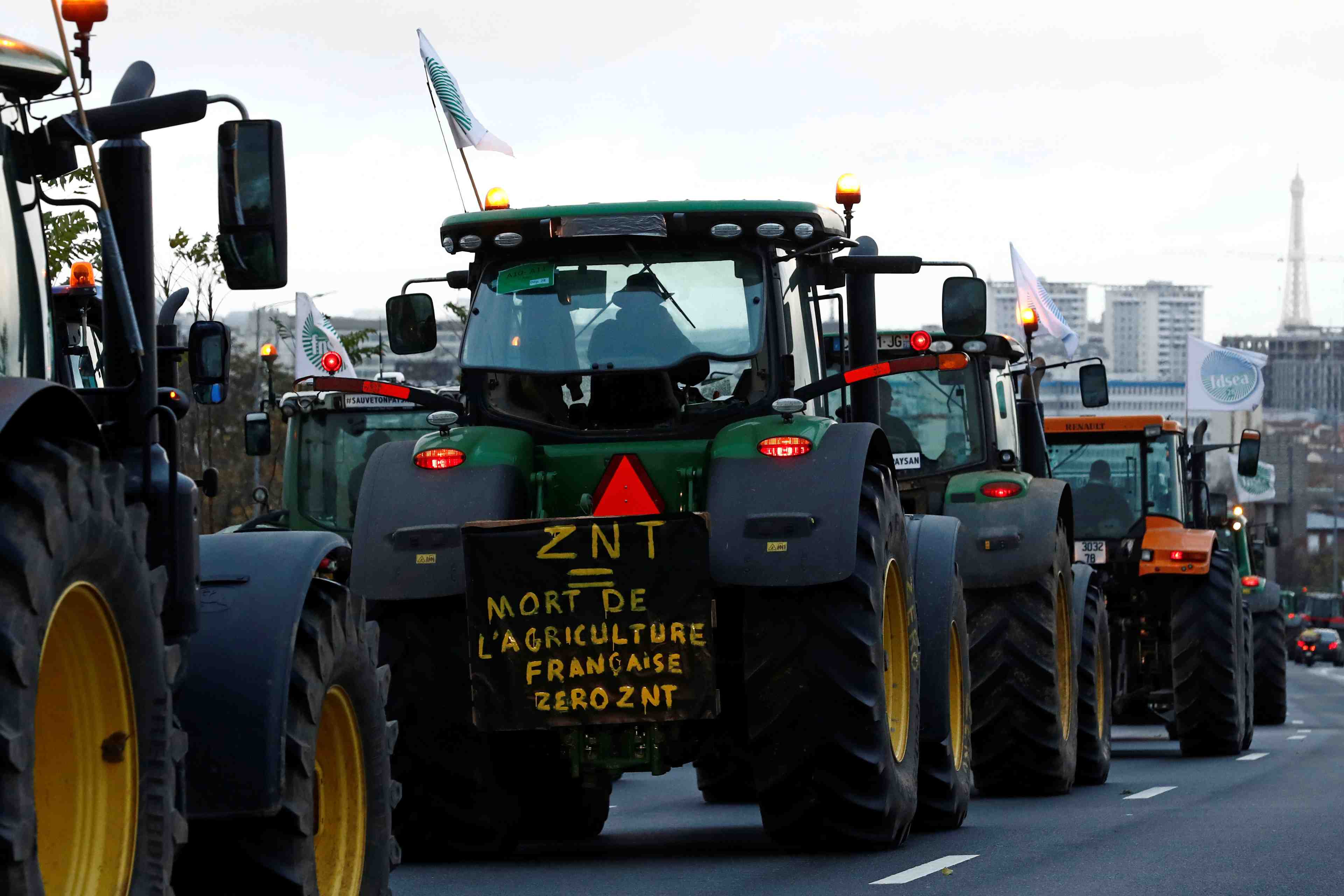 Les agriculteurs protestent contre "l'agri-bashing"