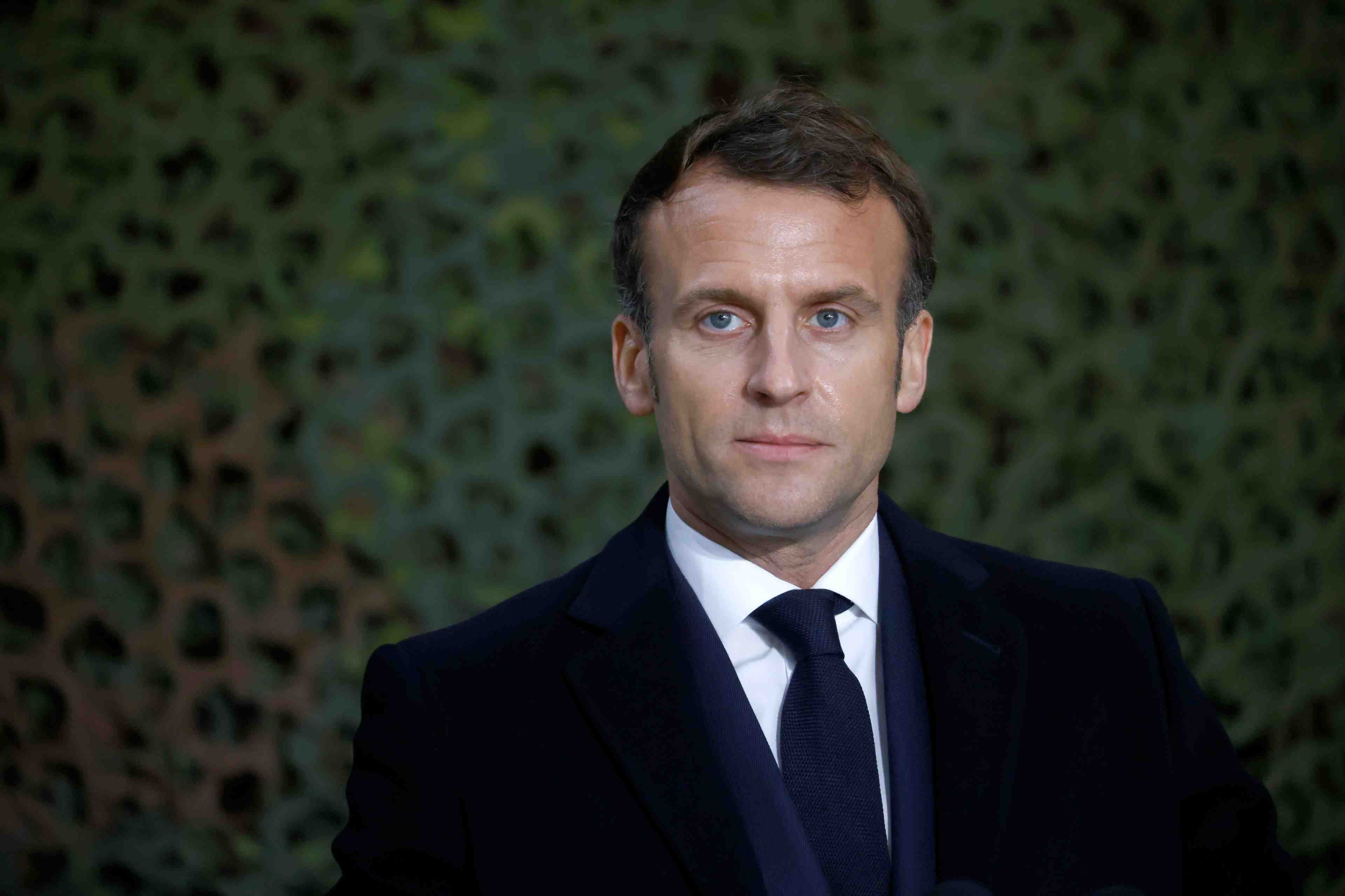 France: macron consultera scientifiques et medecins en fin de journee