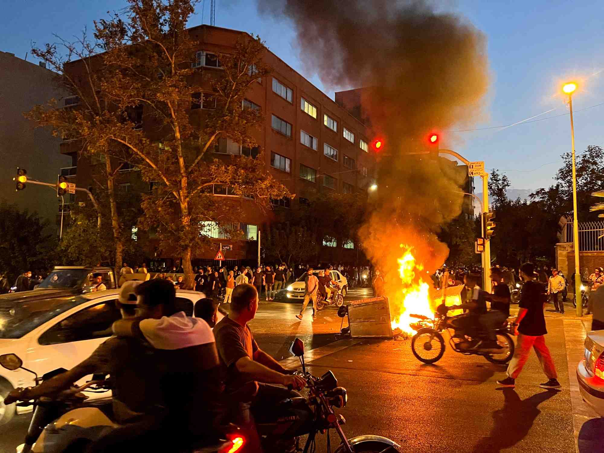 Photo d'archives d'une manifestation sur la mort de mahsa amini, a teheran