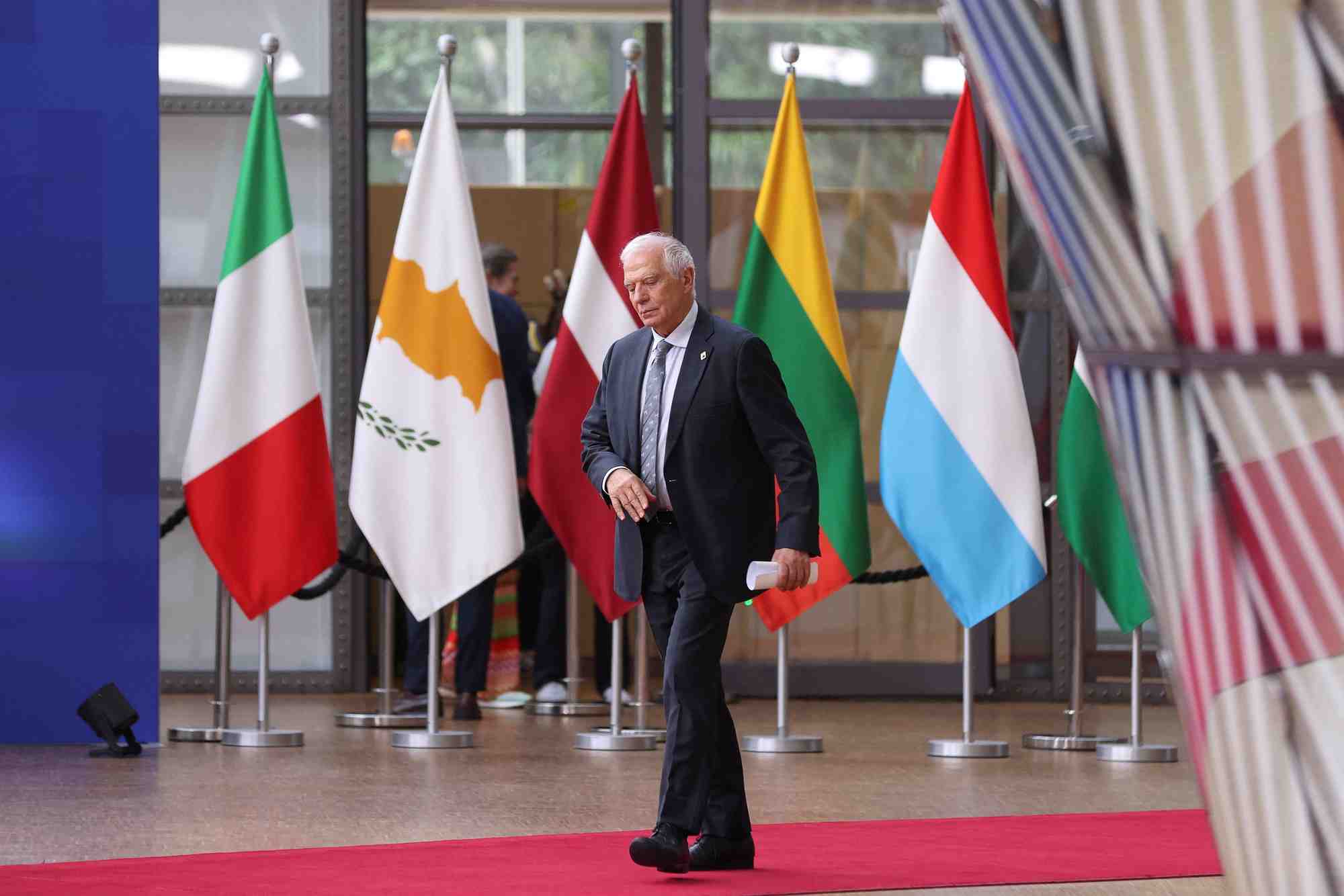 Josep borrell, chef de la politique etrangere de l'union europeenne, lors d'un sommet des dirigeants de l'union europeenne a bruxelles