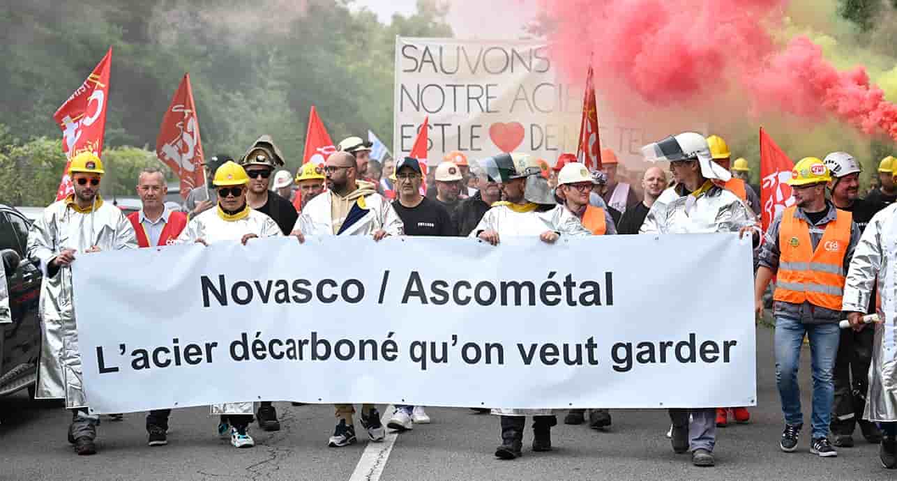 Placé en redressement judiciaire, l'aciériste NovAsco est en quête d'un repreneur. Sur les différents sites du groupe, l'angoisse monte.