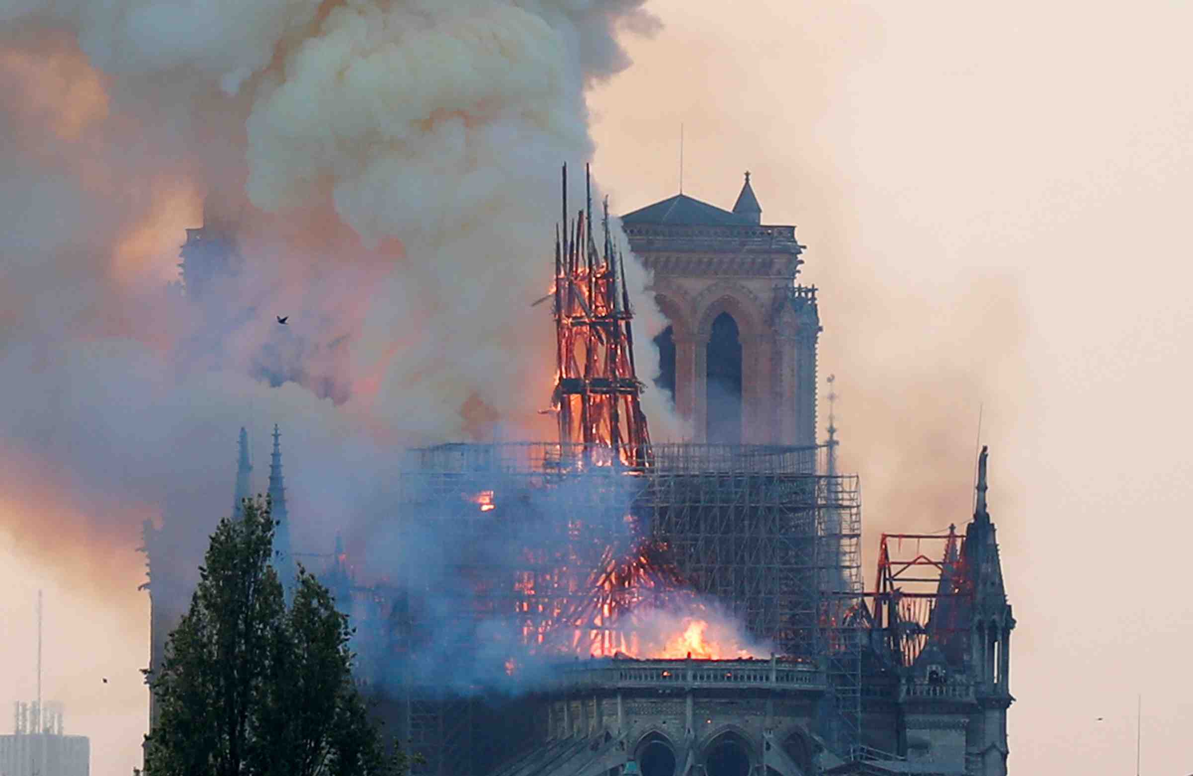La fleche de notre-dame ravive la querelle des anciens et des modernes