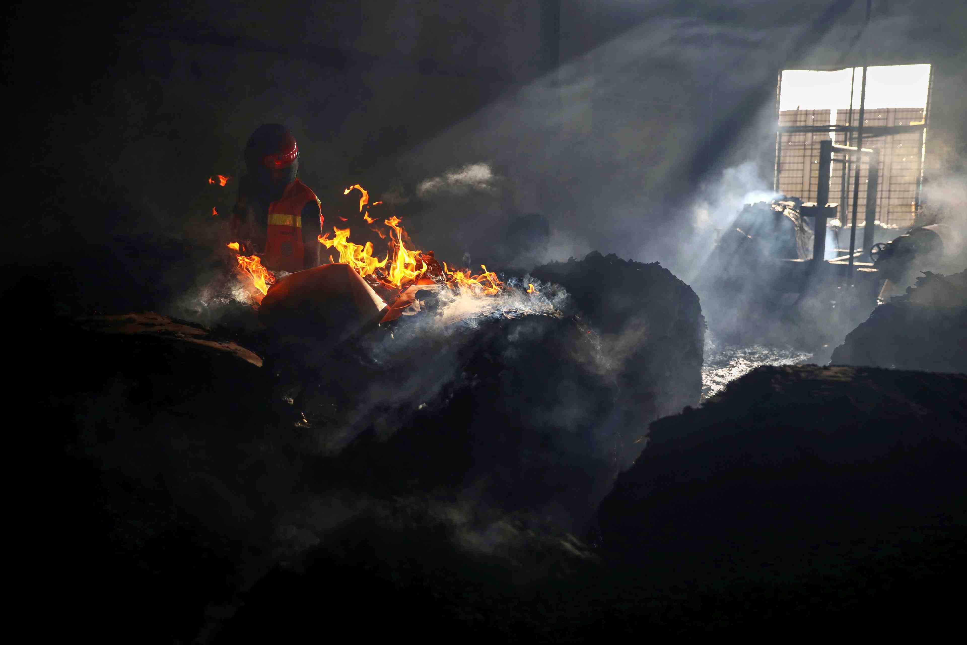 Bangladesh: trois morts dans l'incendie d'une usine