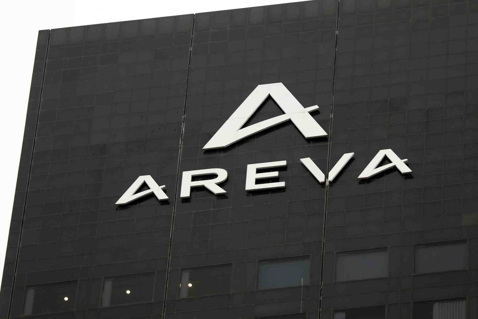 Le logo d'areva est visible sur son siege social, la tour areva, dans le quartier d'affaires de la defense
