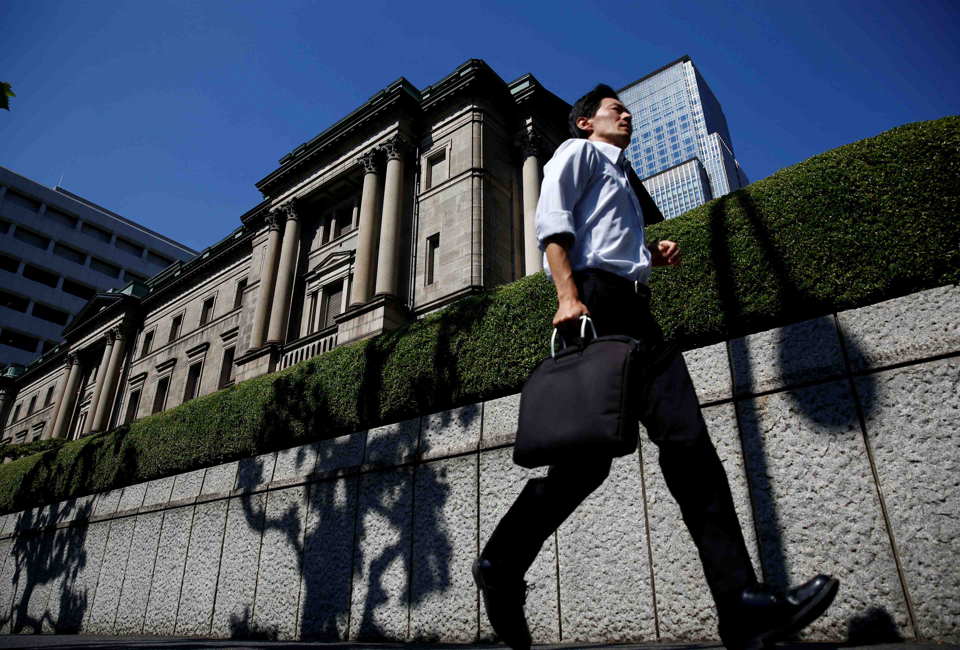 La banque du japon a vu des perspectives de reprise plus rapide en avril
