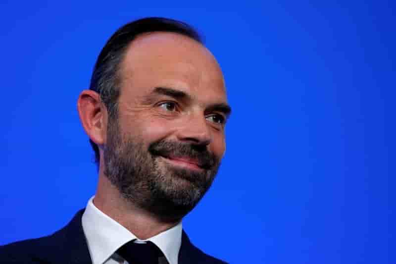 La baisse generalisee des apl "pas intelligente", dit philippe