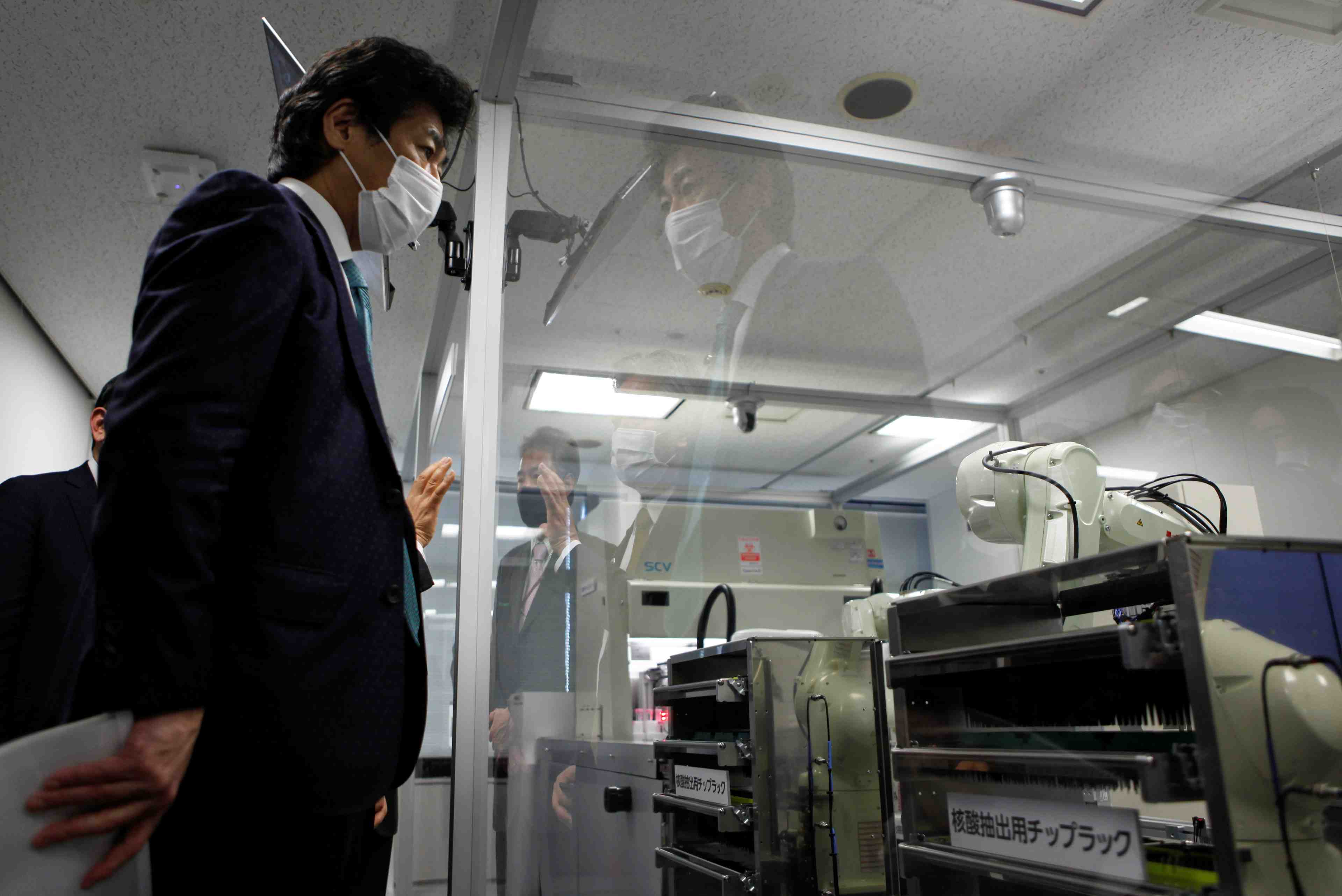 Le japon teste un robot pour le depistage du coronavirus