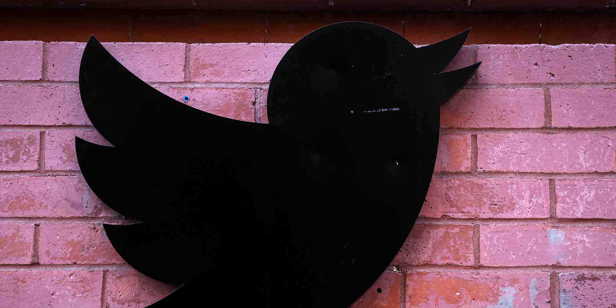 Le logo twitter a new york, etats-unis