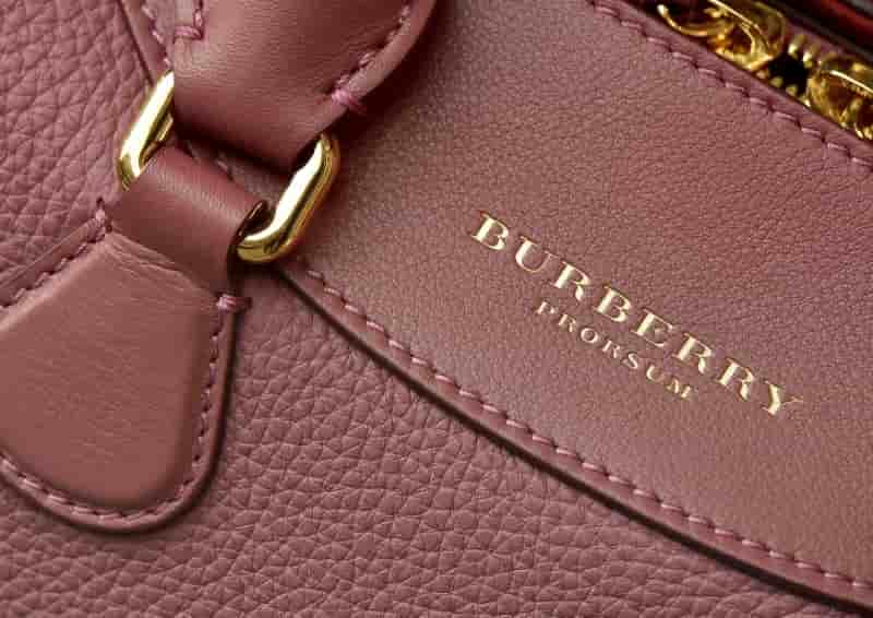 Burberry aide au troisieme trimestre par un bond de ses ventes au royaume-uni