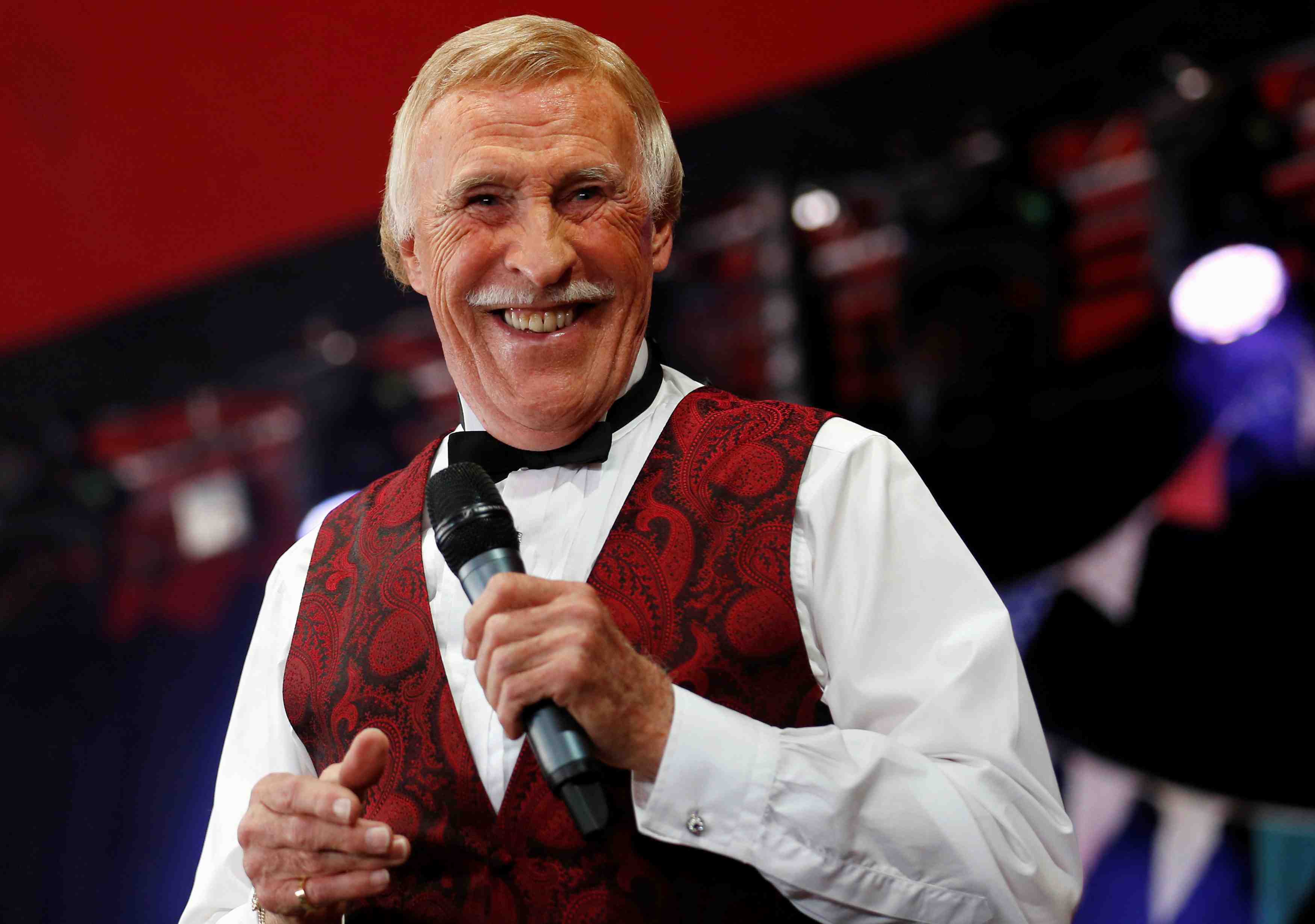 Bruce forsyth est mort