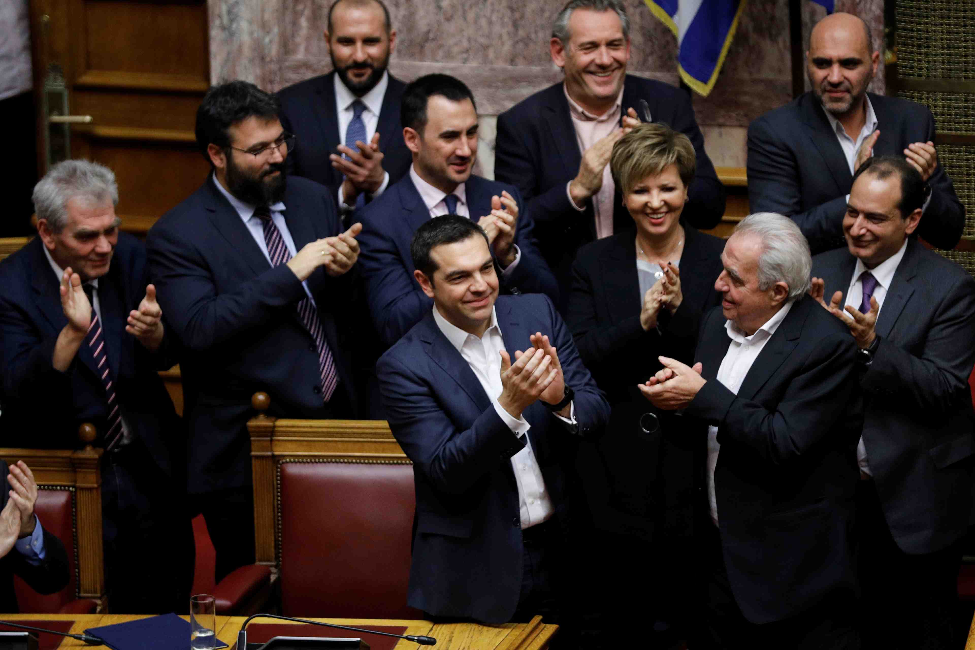 Alexis tsipras conforte a la tete du gouvernement grec