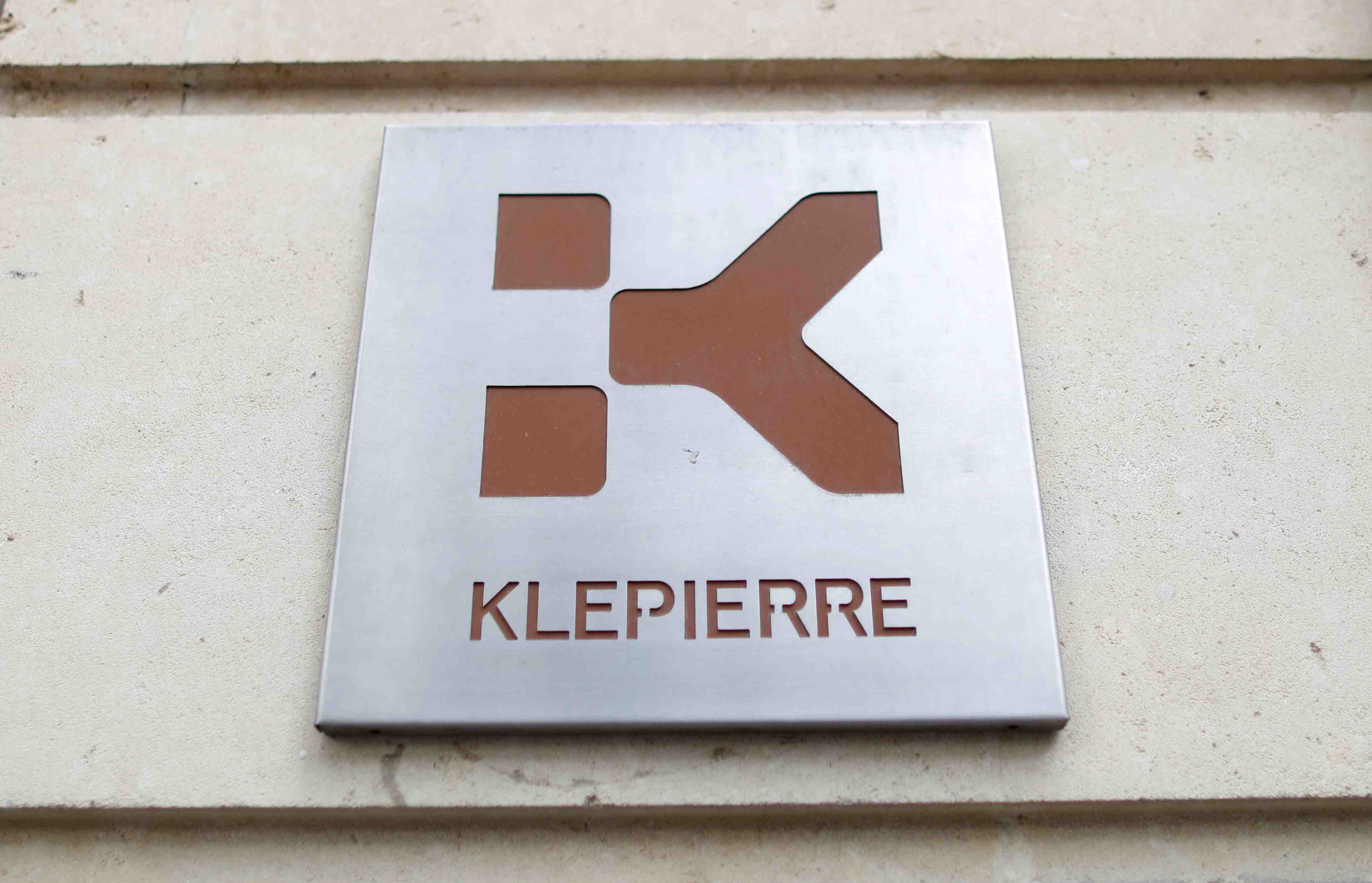 Klepierre revoit a la baisse son objectif de cash-flow net courant pour 2021