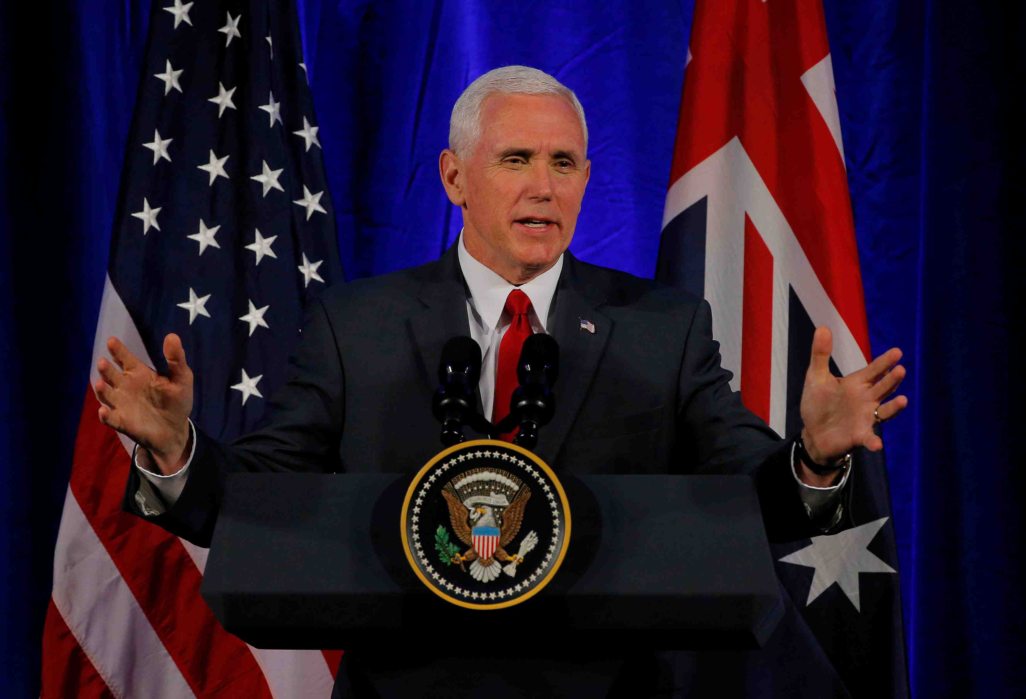 Pence: mise en oeuvre de l'accord avec canberra sur les refugies