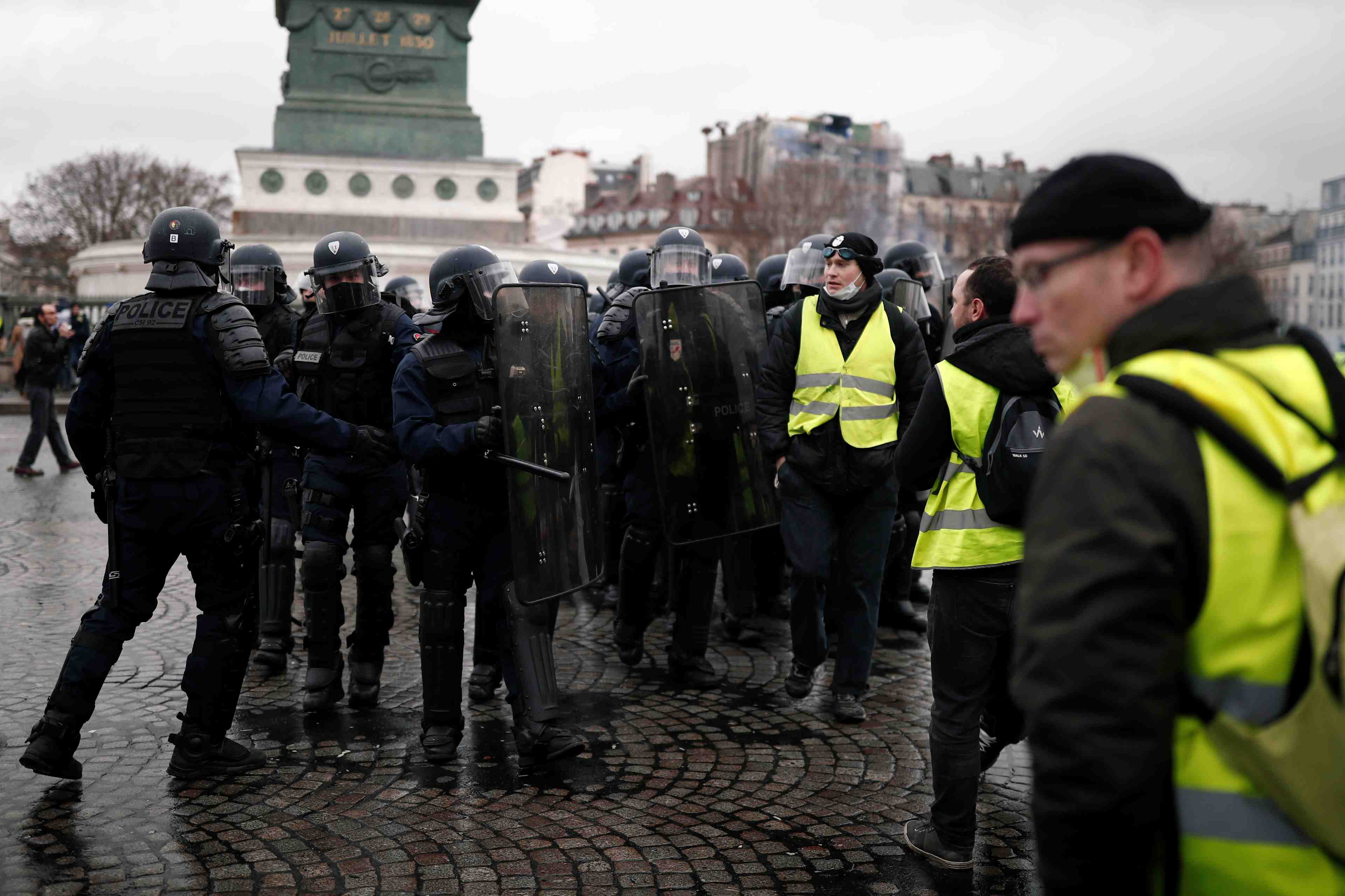 Le "gilet jaune" blesse a l'oeil a porte plainte, dit bfmtv