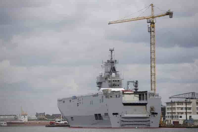 Marine Le Pen dénonce une décision "très grave" sur le Mistral