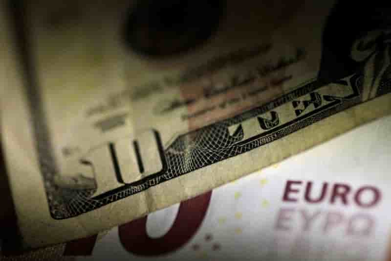 L'iran passe du dollar a l'euro pour ses echanges internationaux