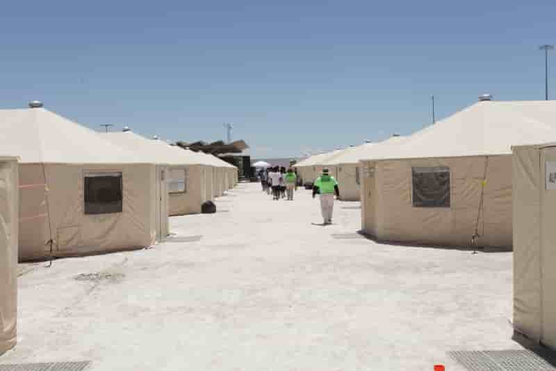 Le gouvernement trump insiste sur l'enfermement des migrants mineurs
