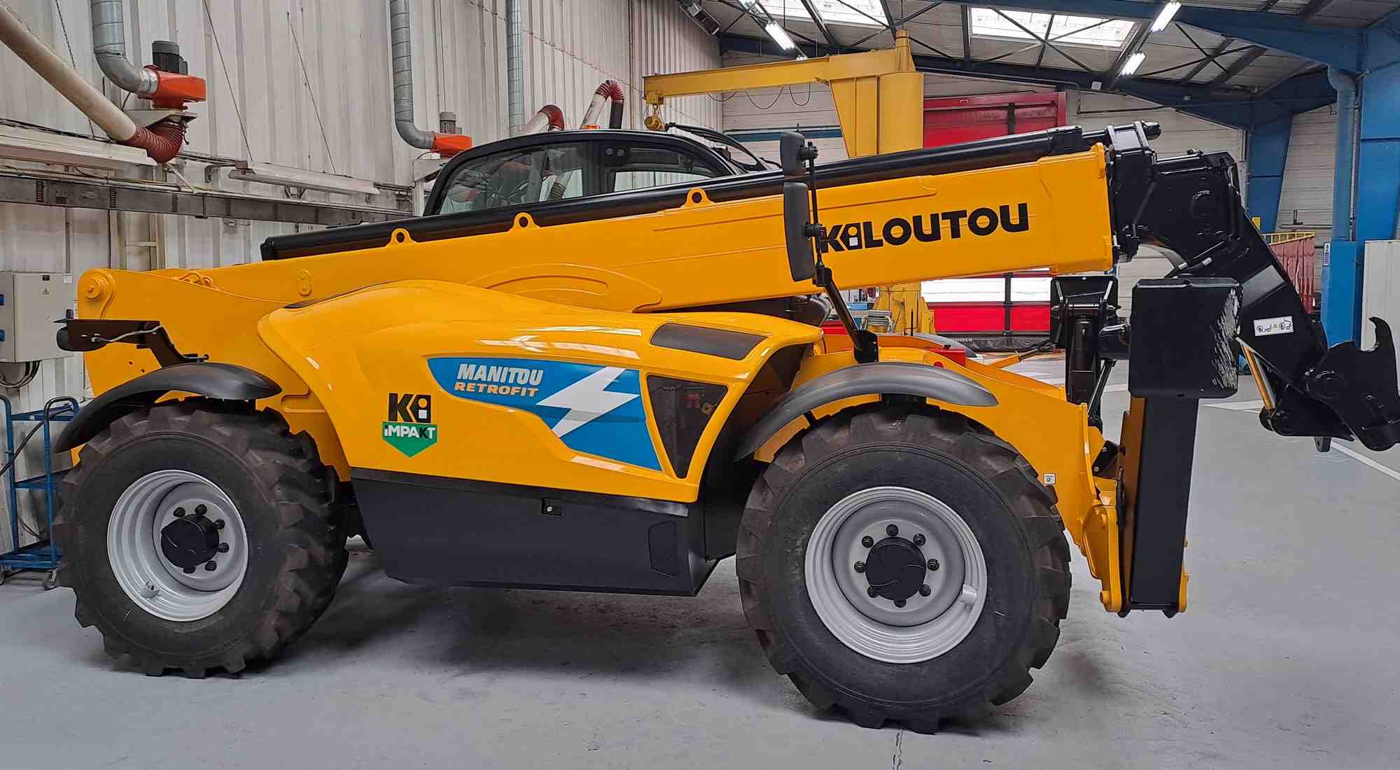 En collaboration avec le groupe Kiloutou, Manitou présentera en avant-première le premier chariot télescopique "retrofit" électrique, le 4 juin 2024 à Ancenis.