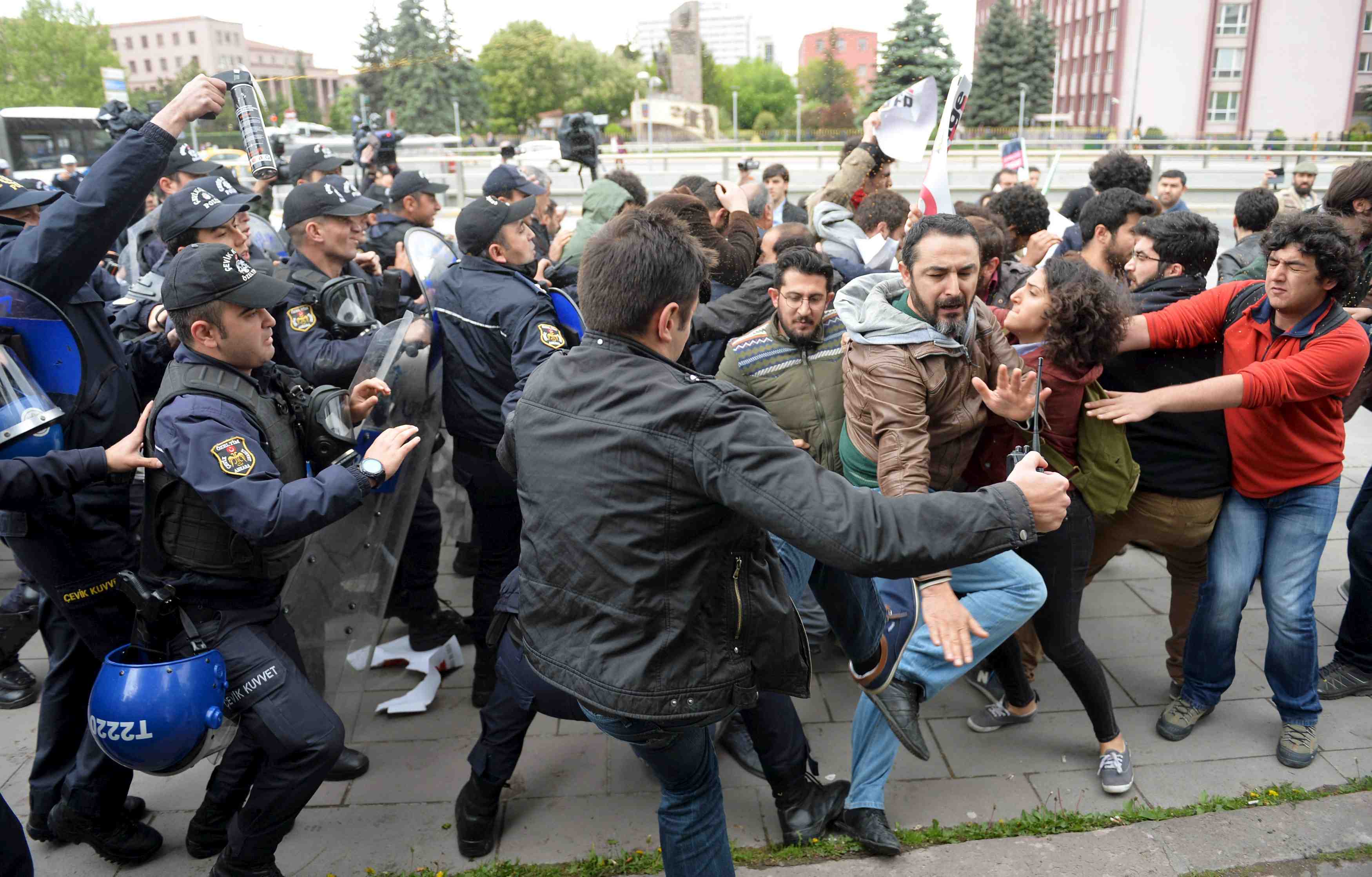 Le president turc defend la laicite en turquie