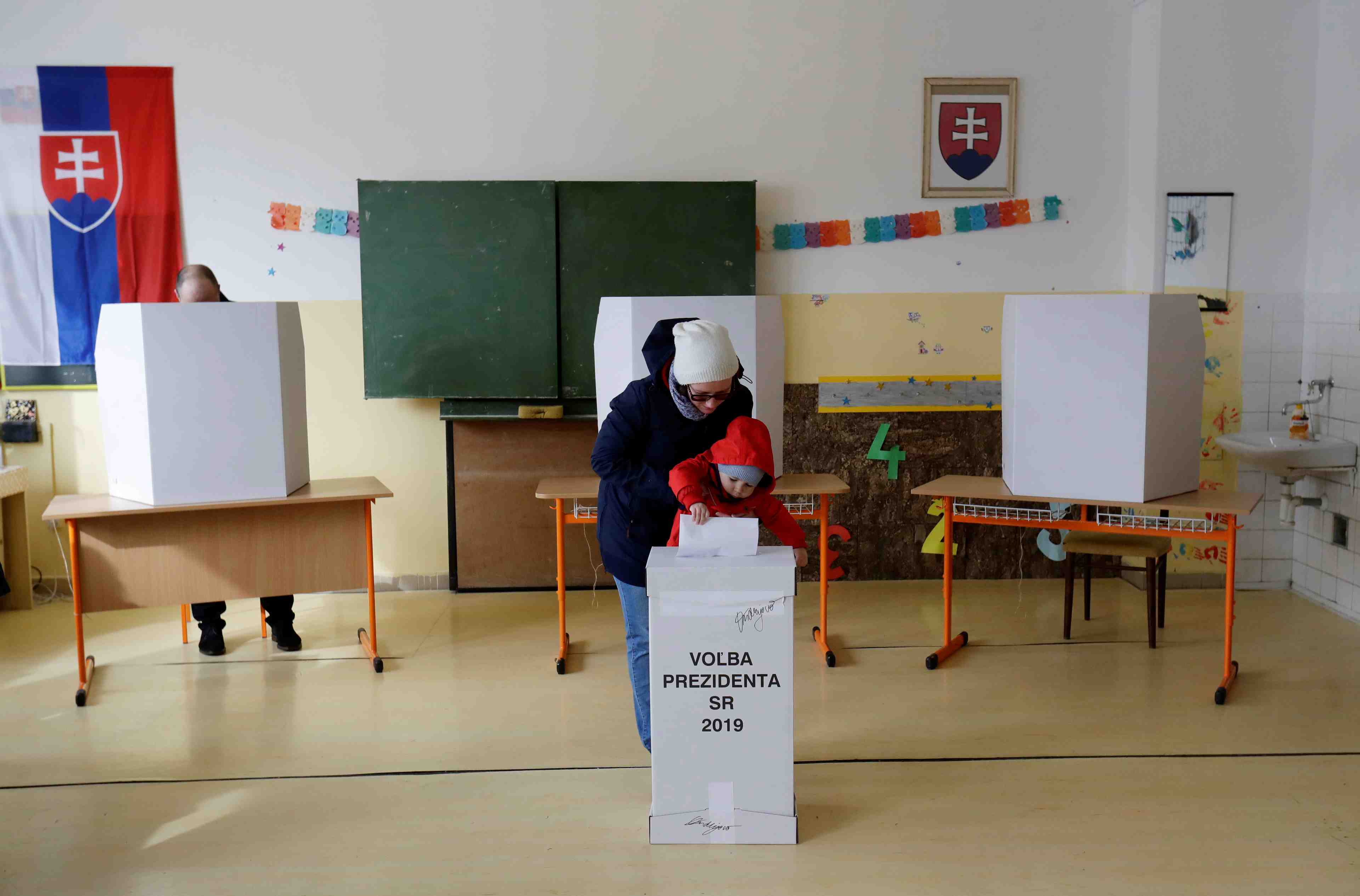 Slovaquie: election presidentielle sur fond de mouvement anti-corruption