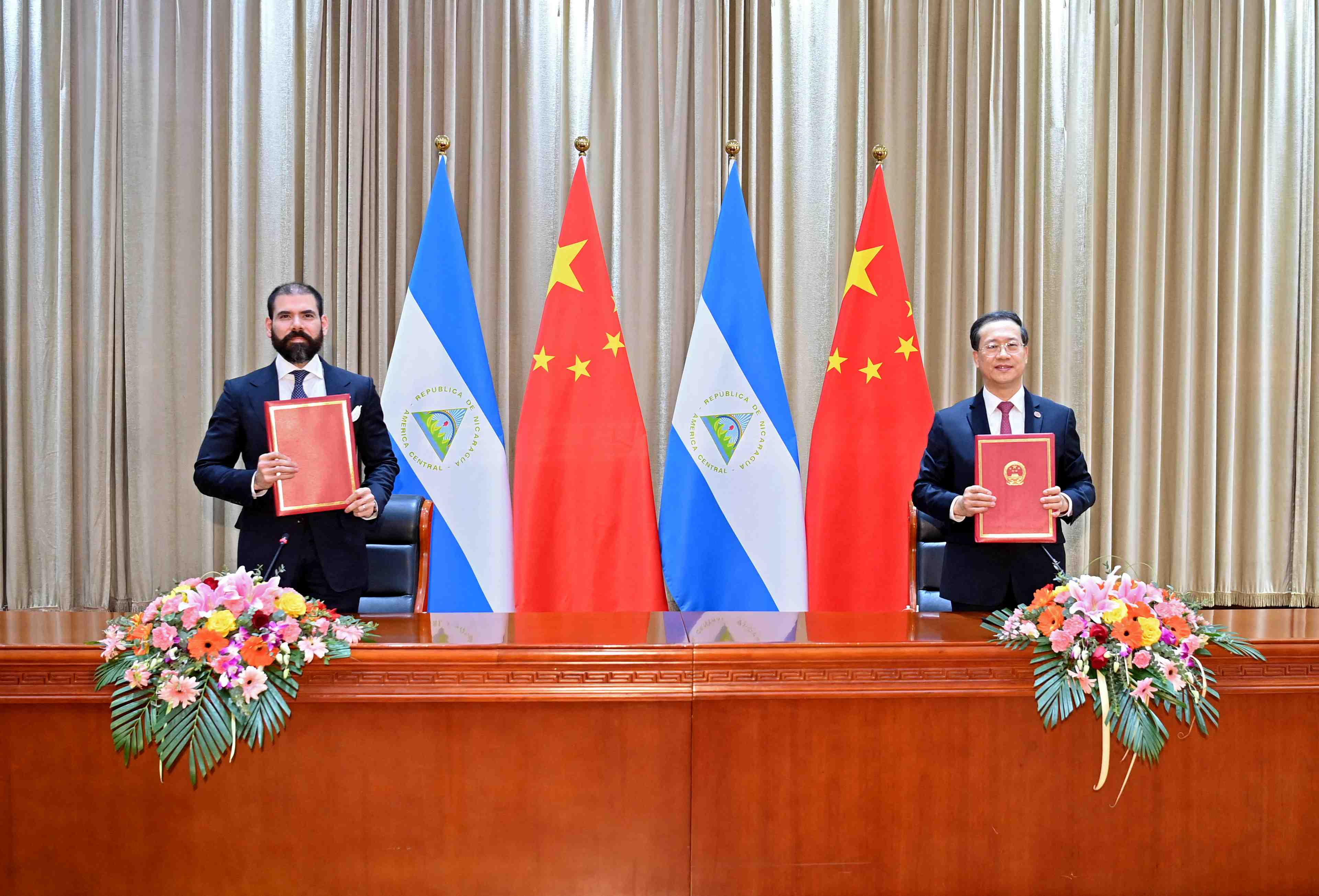 Le nicaragua retablit des liens avec pekin, rompt avec taiwan