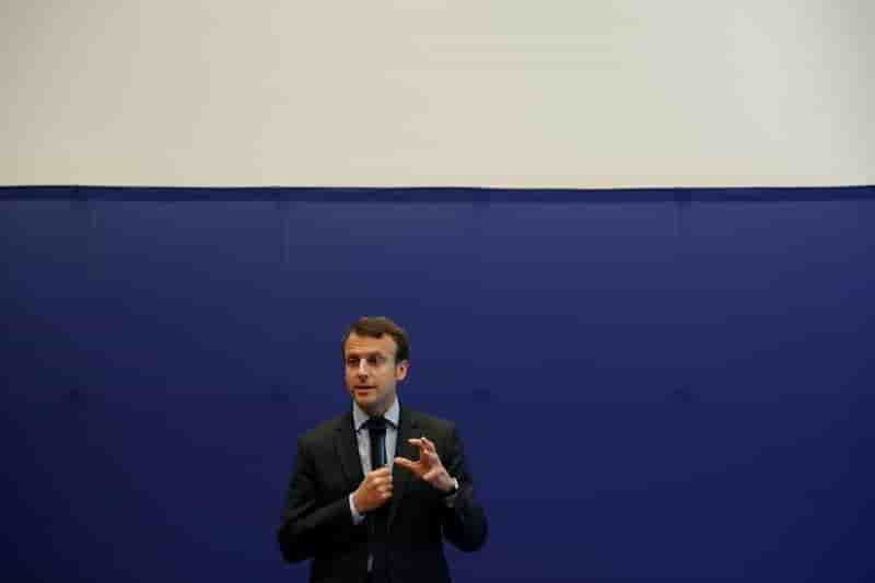 La loi macron n'en a pas fini avec les professions reglementees