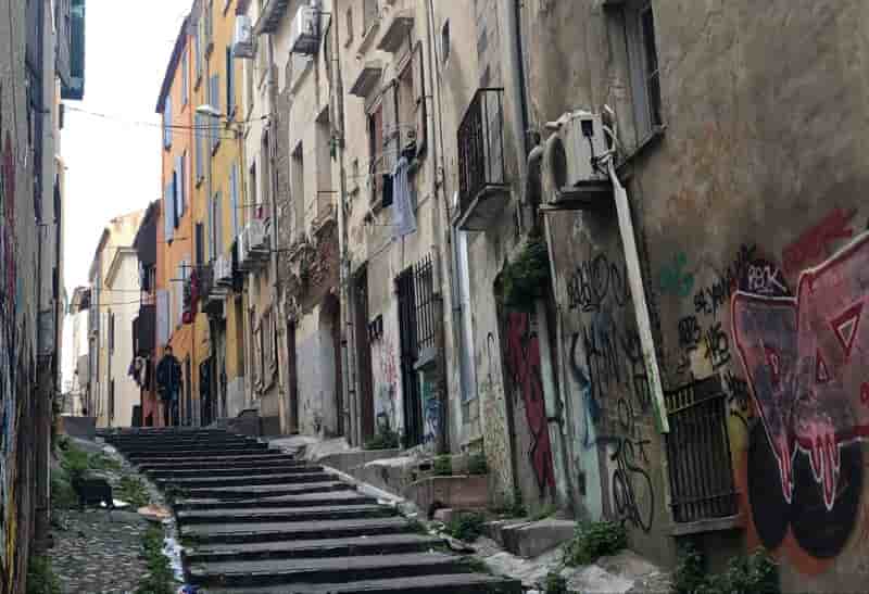 Coronavirus: les villes de perpignan et beziers imposent le couvre-feu