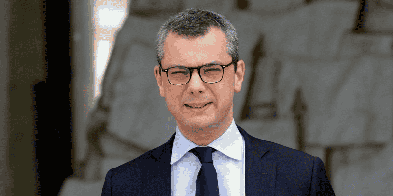 Kohler prouvera qu'il a respecte la loi, dit l'elysee