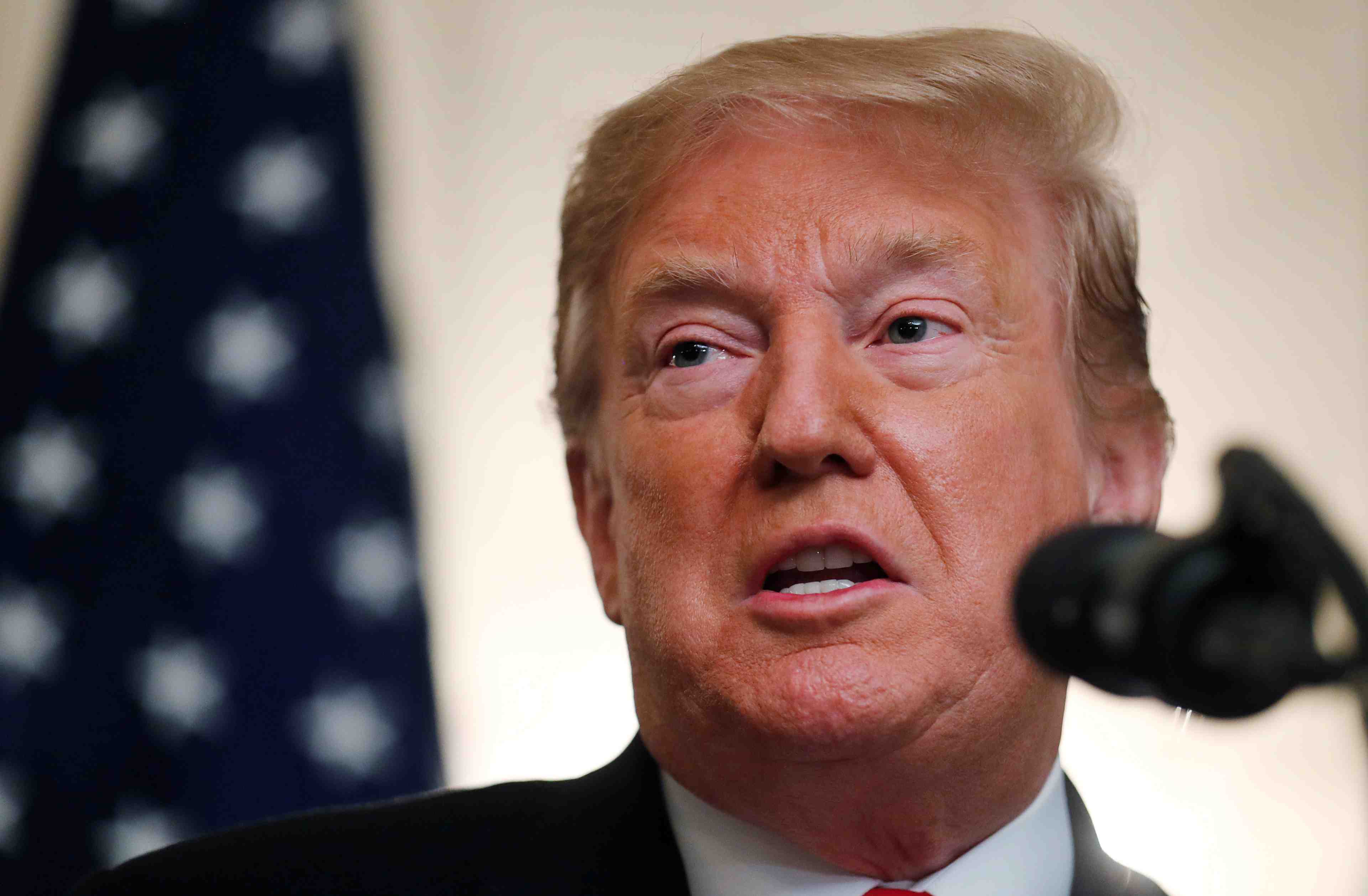Trump salue le travail de mueller et denonce des "traitres"