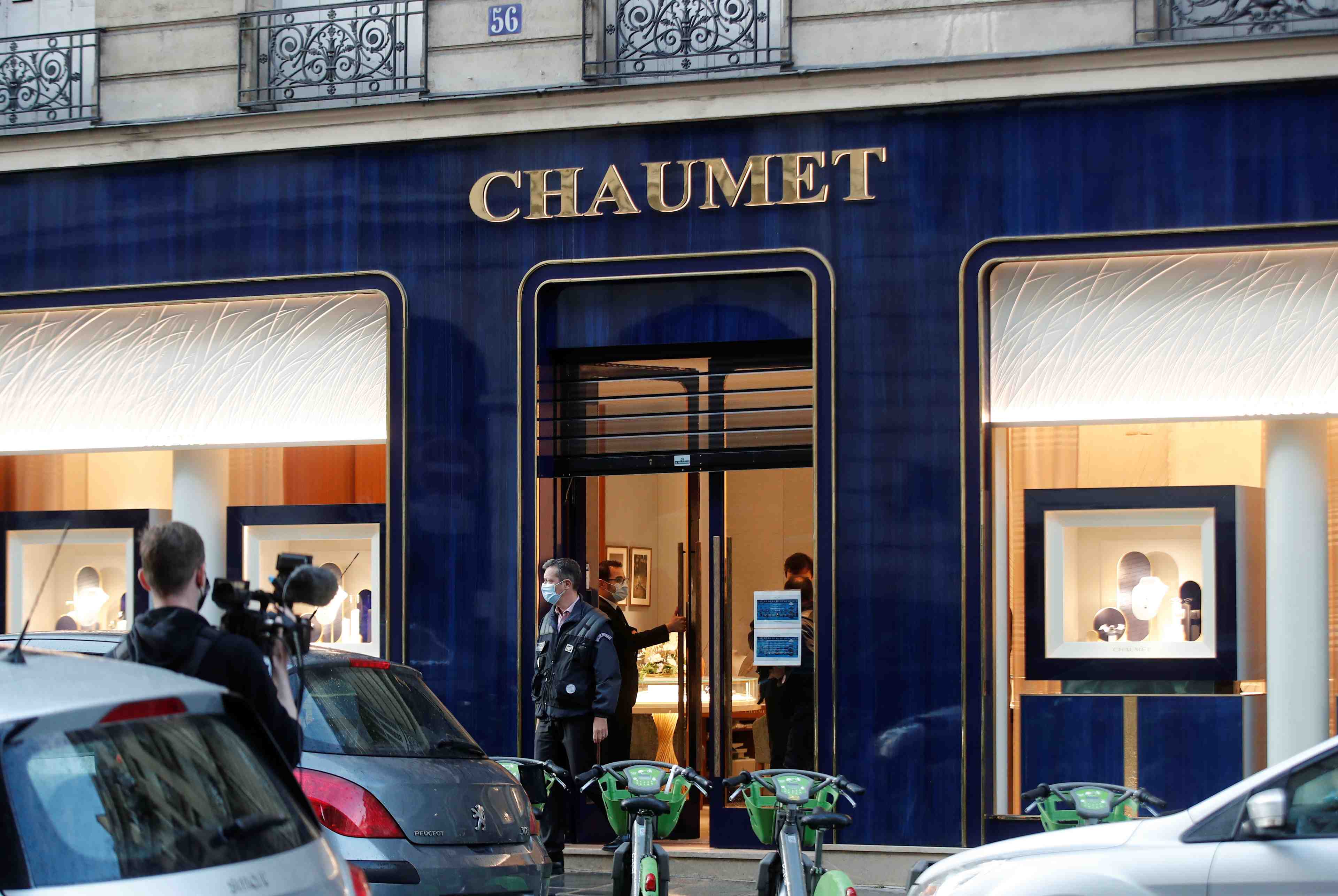 France: deux suspects interpelles apres le braquage d'une bijouterie chaumet