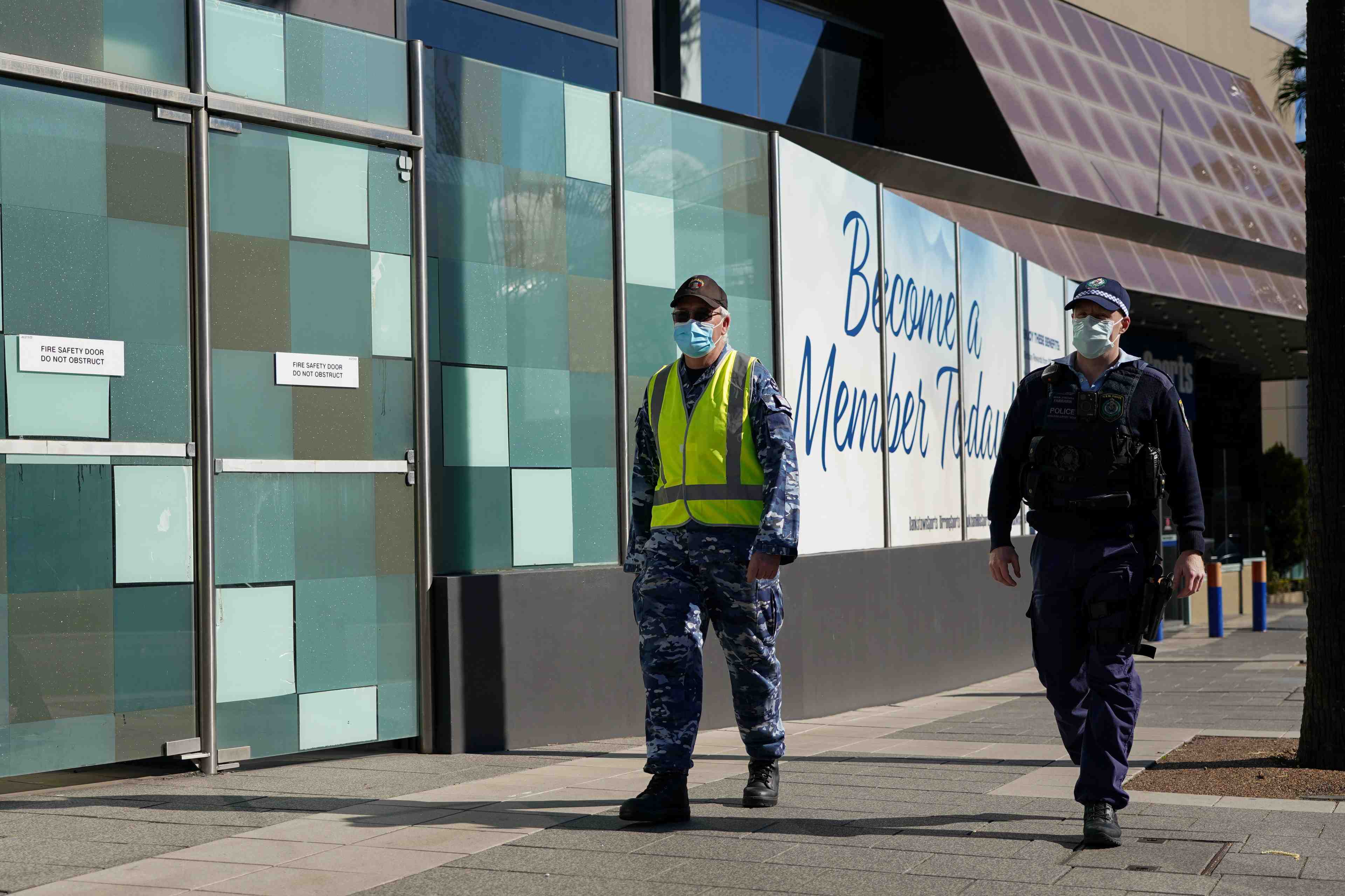 Coronavirus: contaminations record a sydney, 6e confinement dans l'etat de victoria