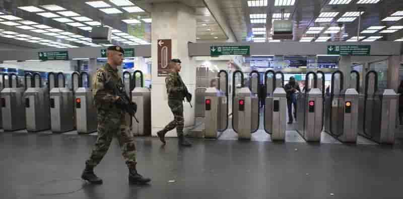 Projets d'attentats contre des métros à Paris et aux USA