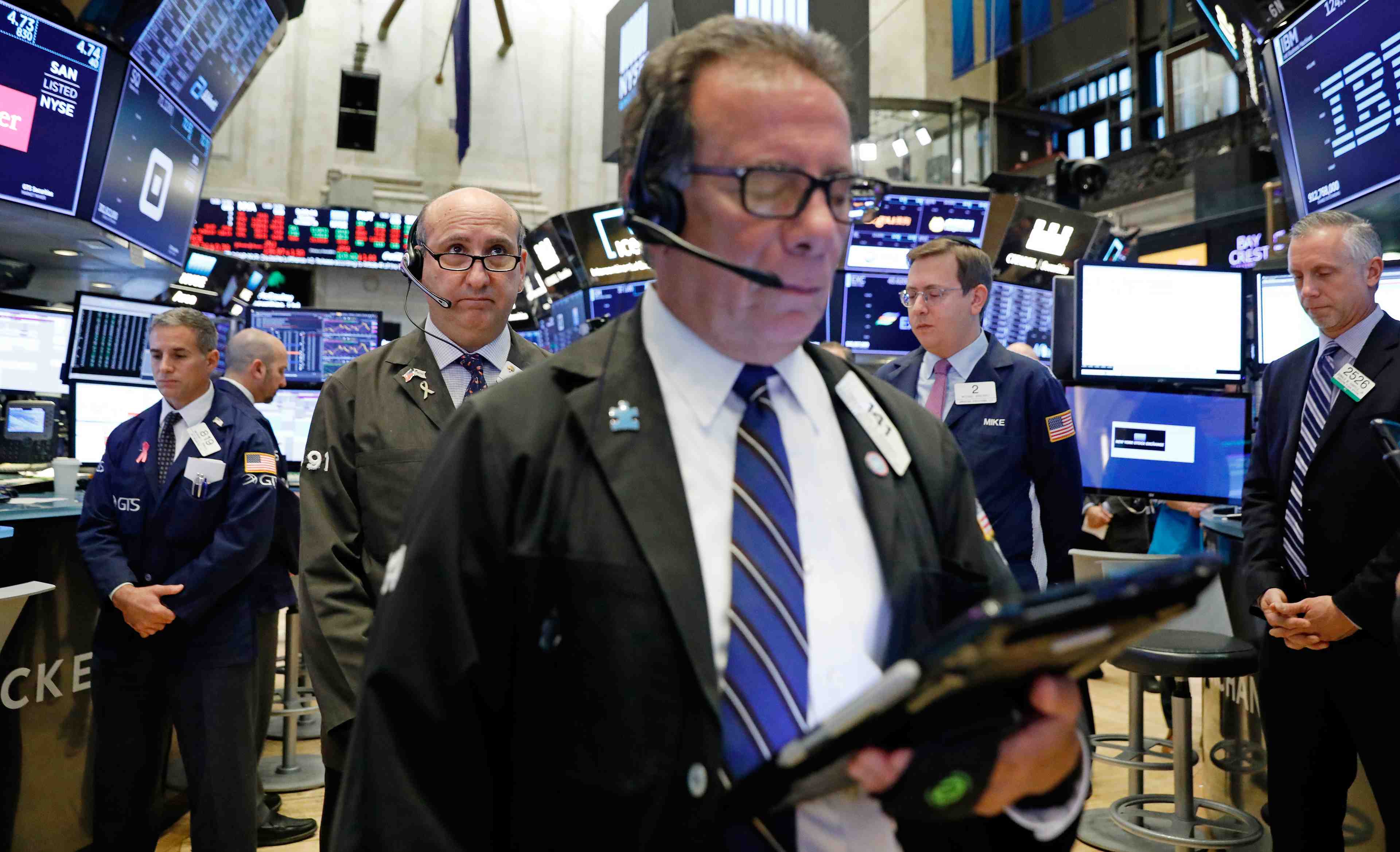 Wall street hesitante a l'ouverture