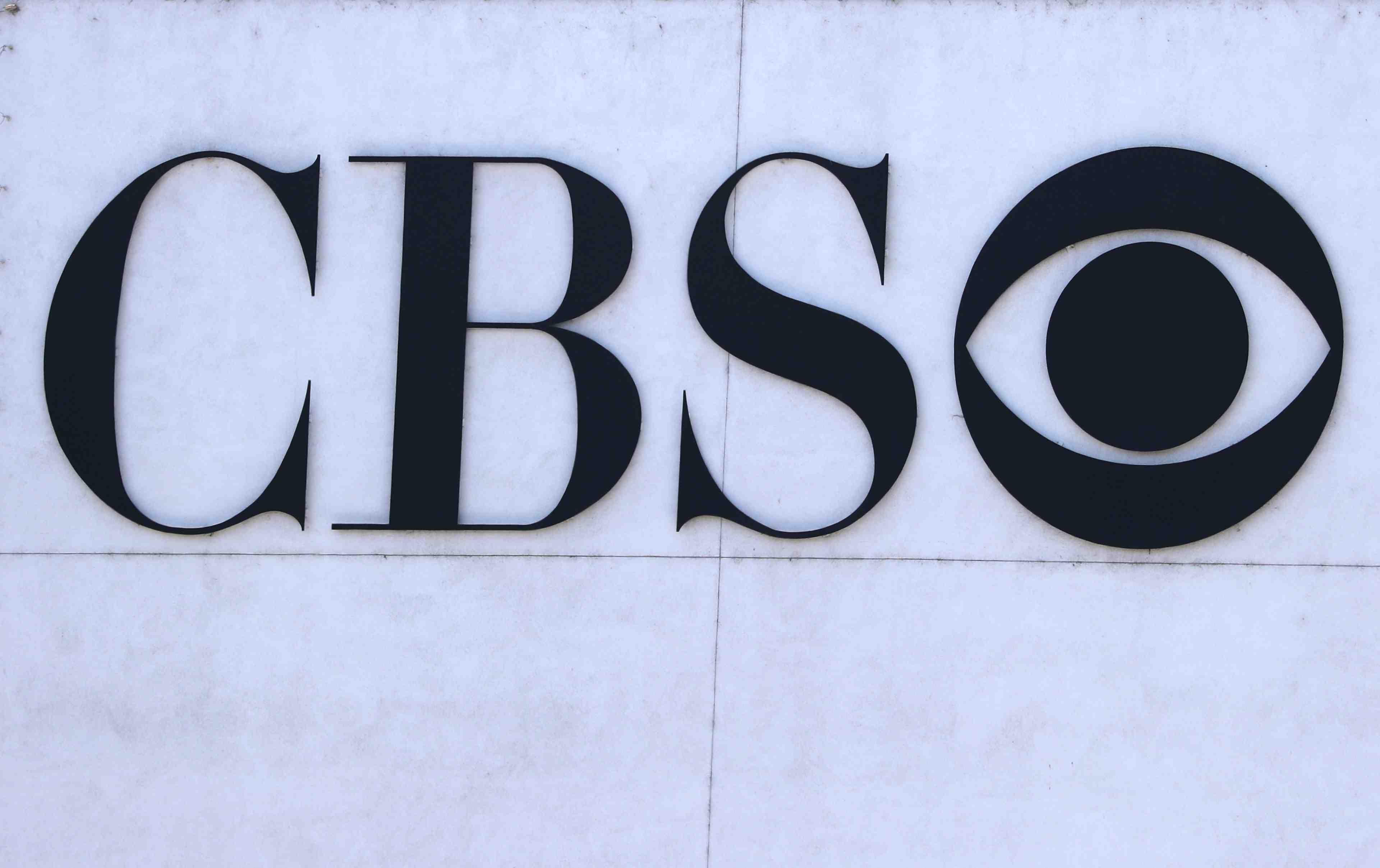 Cbs manque le consensus au quatrieme trimestre