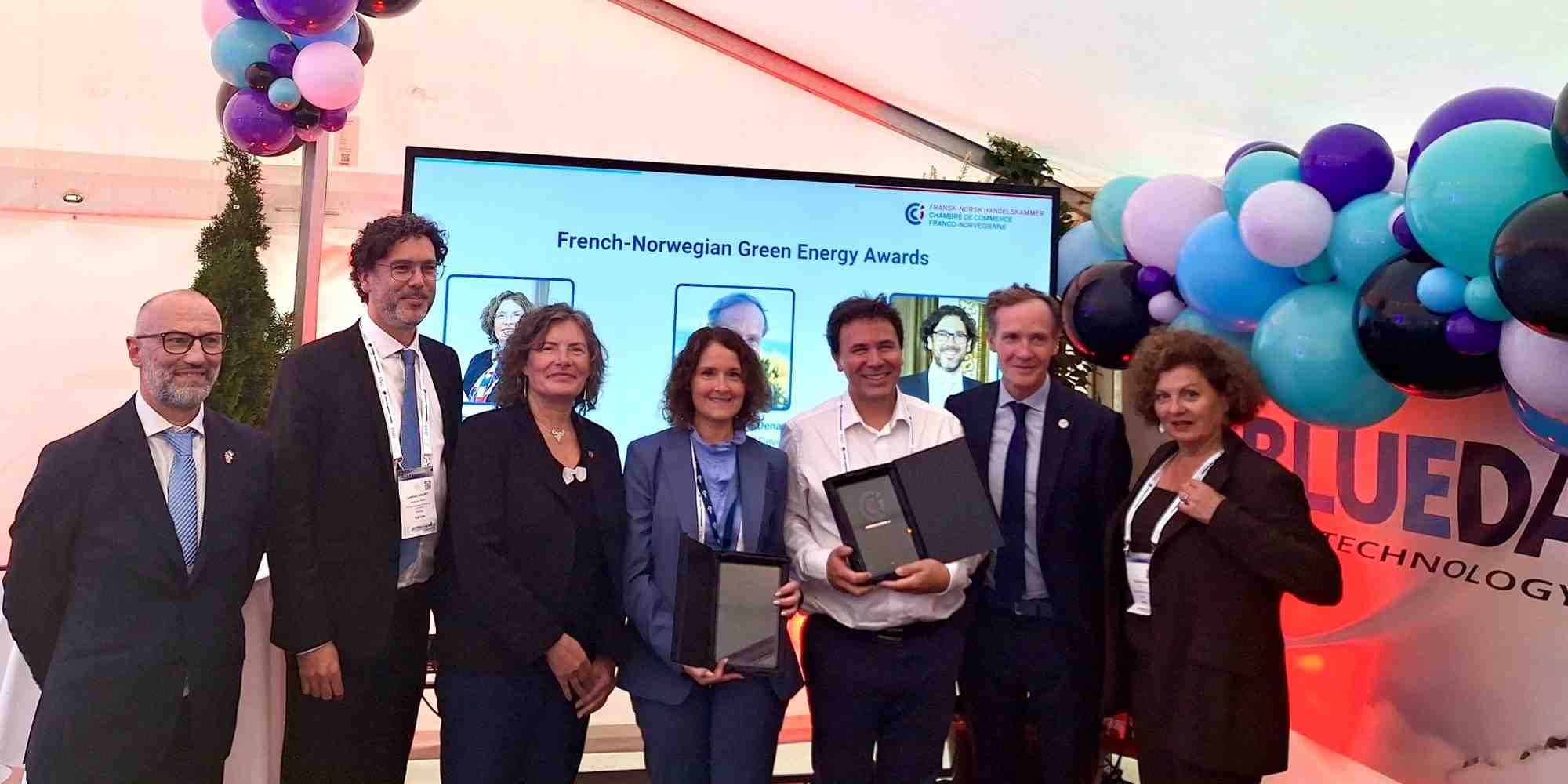 Jean-Patrick Corso, co-fondateur de Clhynn reçoit le « Green Energy Prize », au salon ONS 2024, en Norvège, en présence de Florence Robine, Ambassadrice de France en Norvège